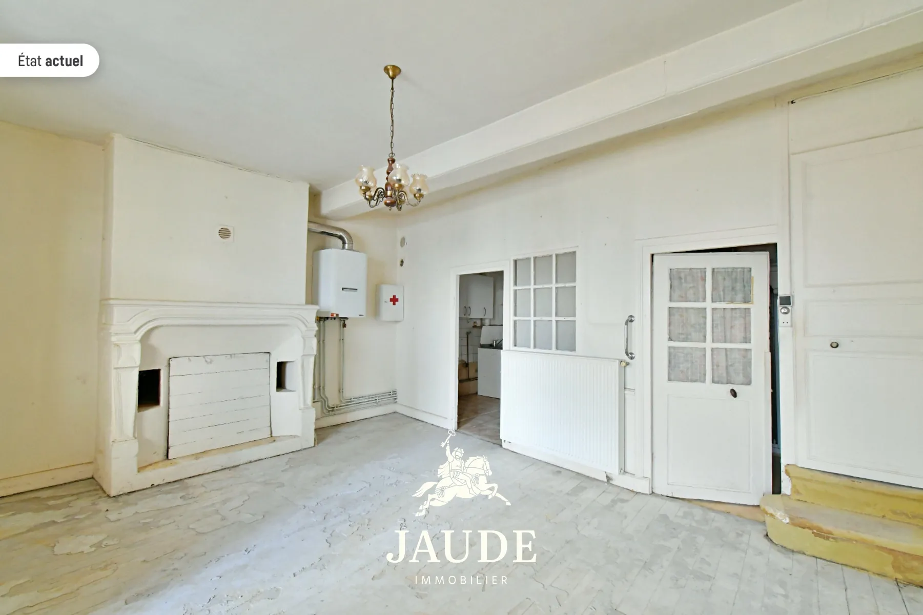 Maison de bourg à rénover avec jardin et bâtiment attenant à Vic le Comte 