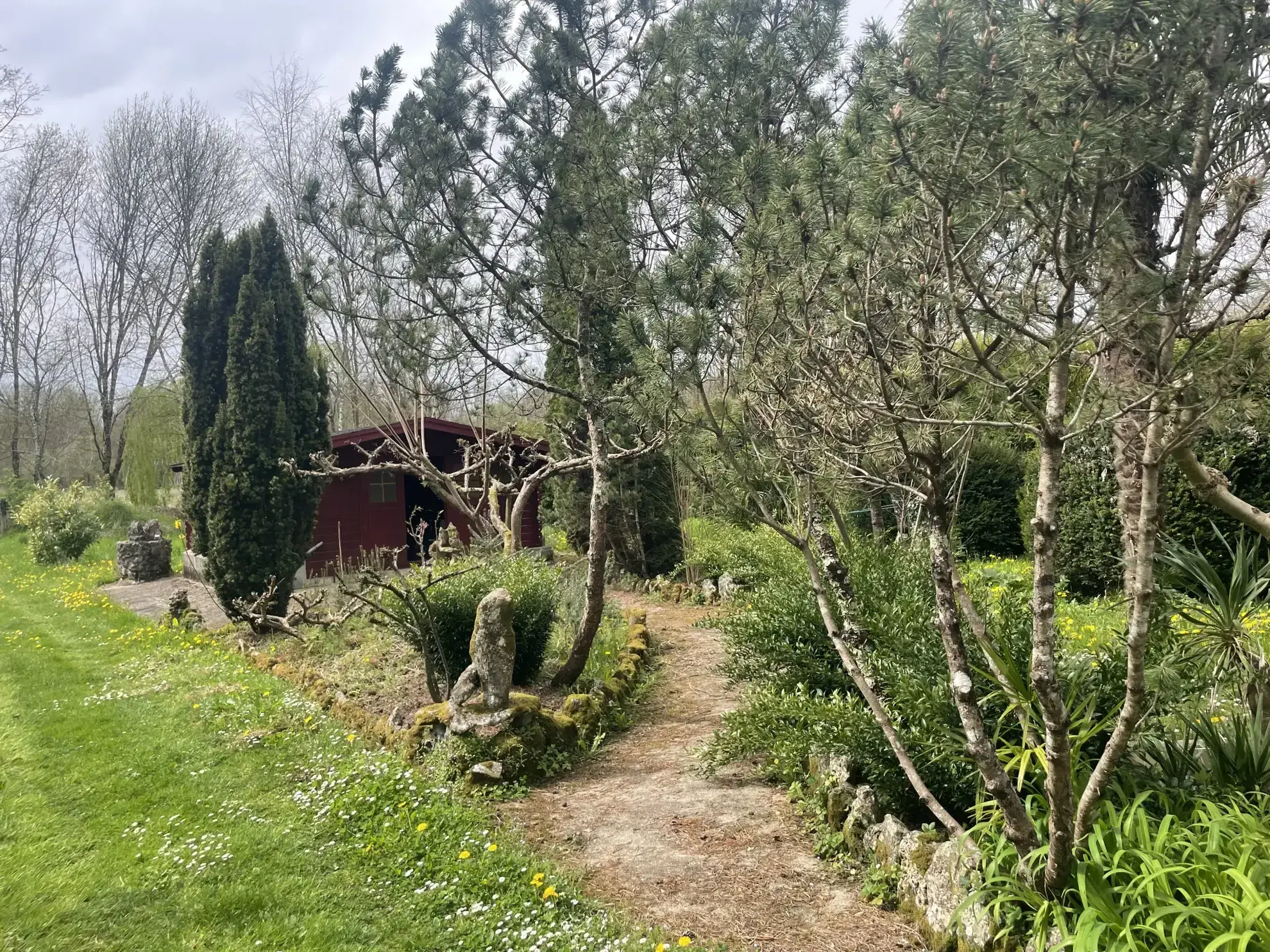 Maison avec dépendances et parc arboré à Cherves Richemont, pour vivre à la campagne 