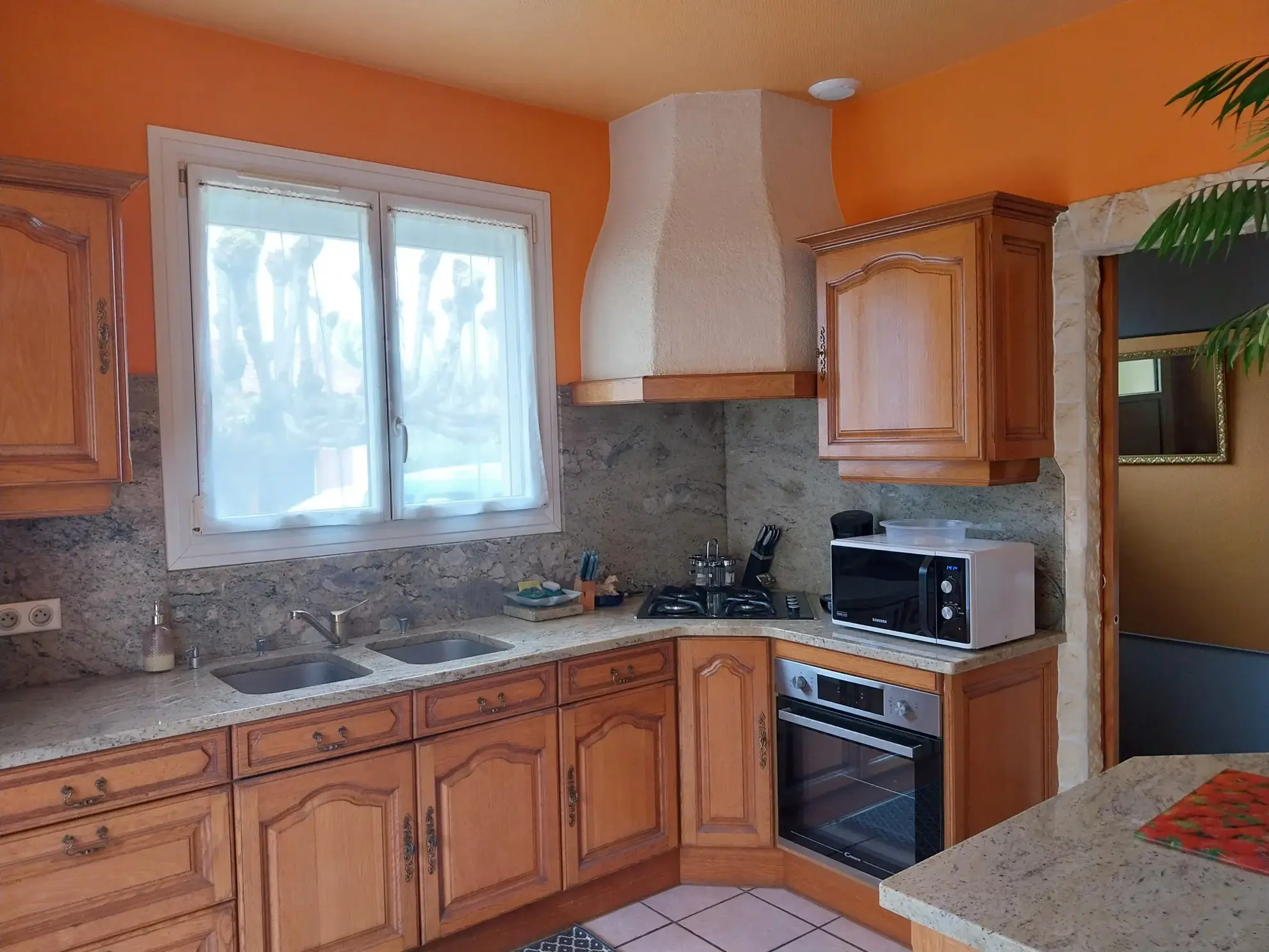 Maison avec dépendances et parc arboré à Cherves Richemont, pour vivre à la campagne 