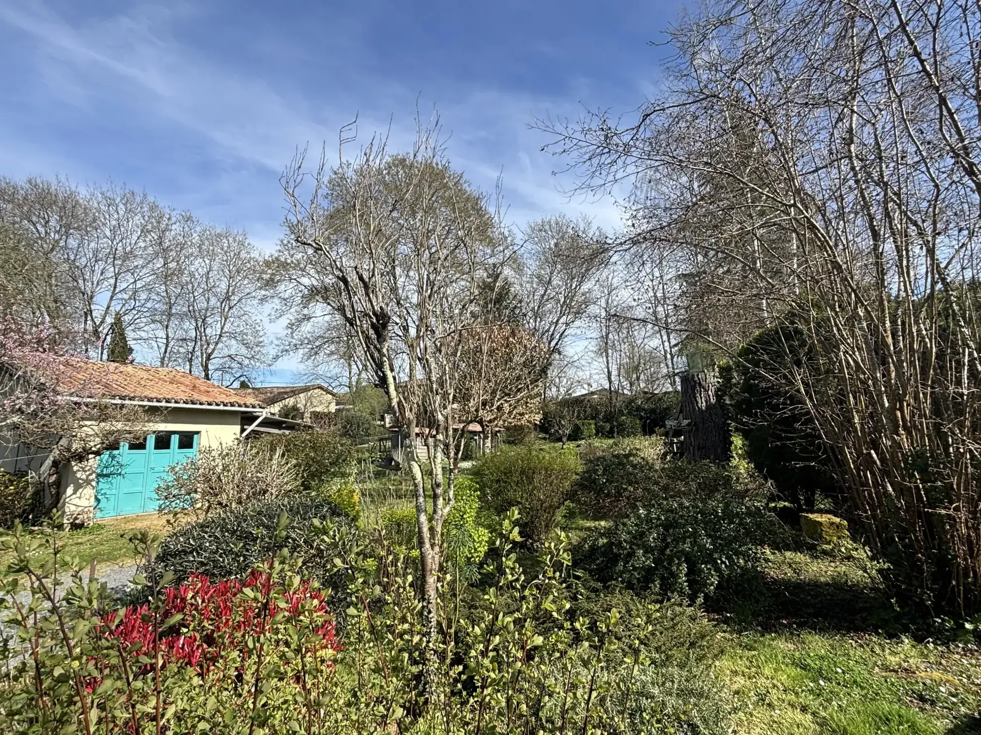 Maison en pierre de 120m² avec terrain arboré à Bonzac, Dordogne 
