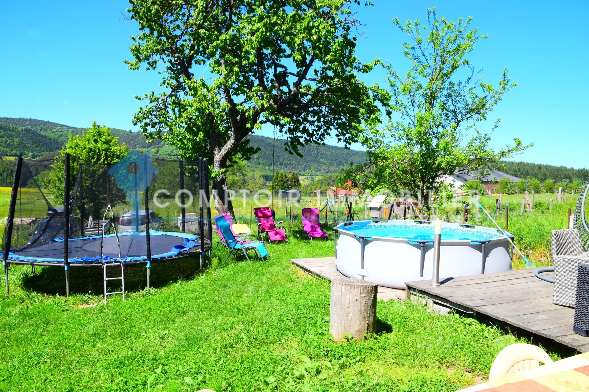 Maison ancienne rénovée de 91 m² avec parcelles à proximité du lac d’Issarles en Ardèche 