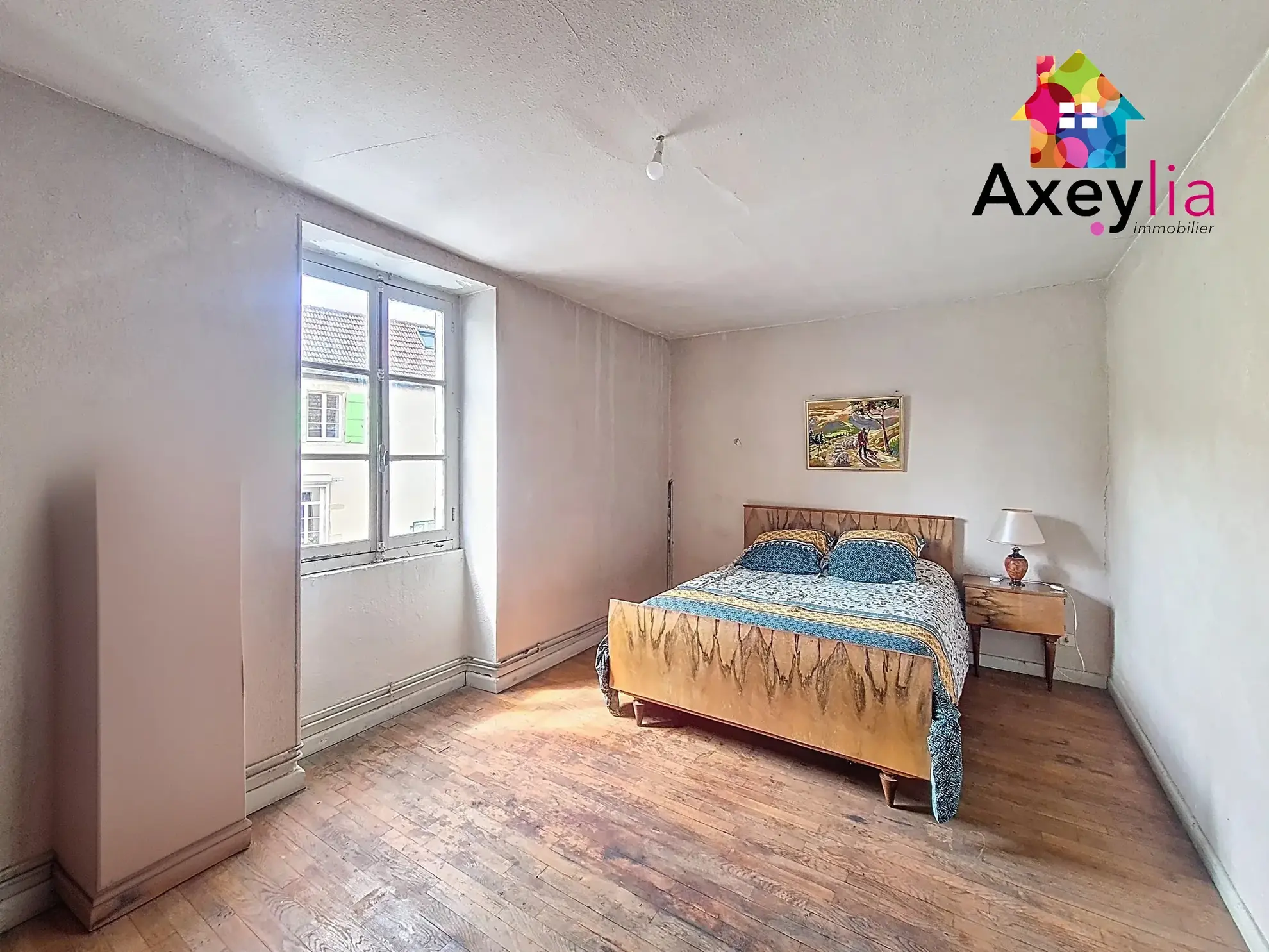 Maison à rénover de 225 m² avec dépendances à Marcigny 