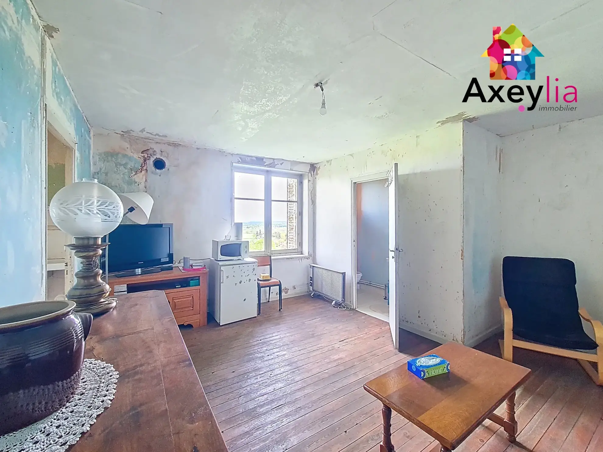 Maison à rénover de 225 m² avec dépendances à Marcigny 