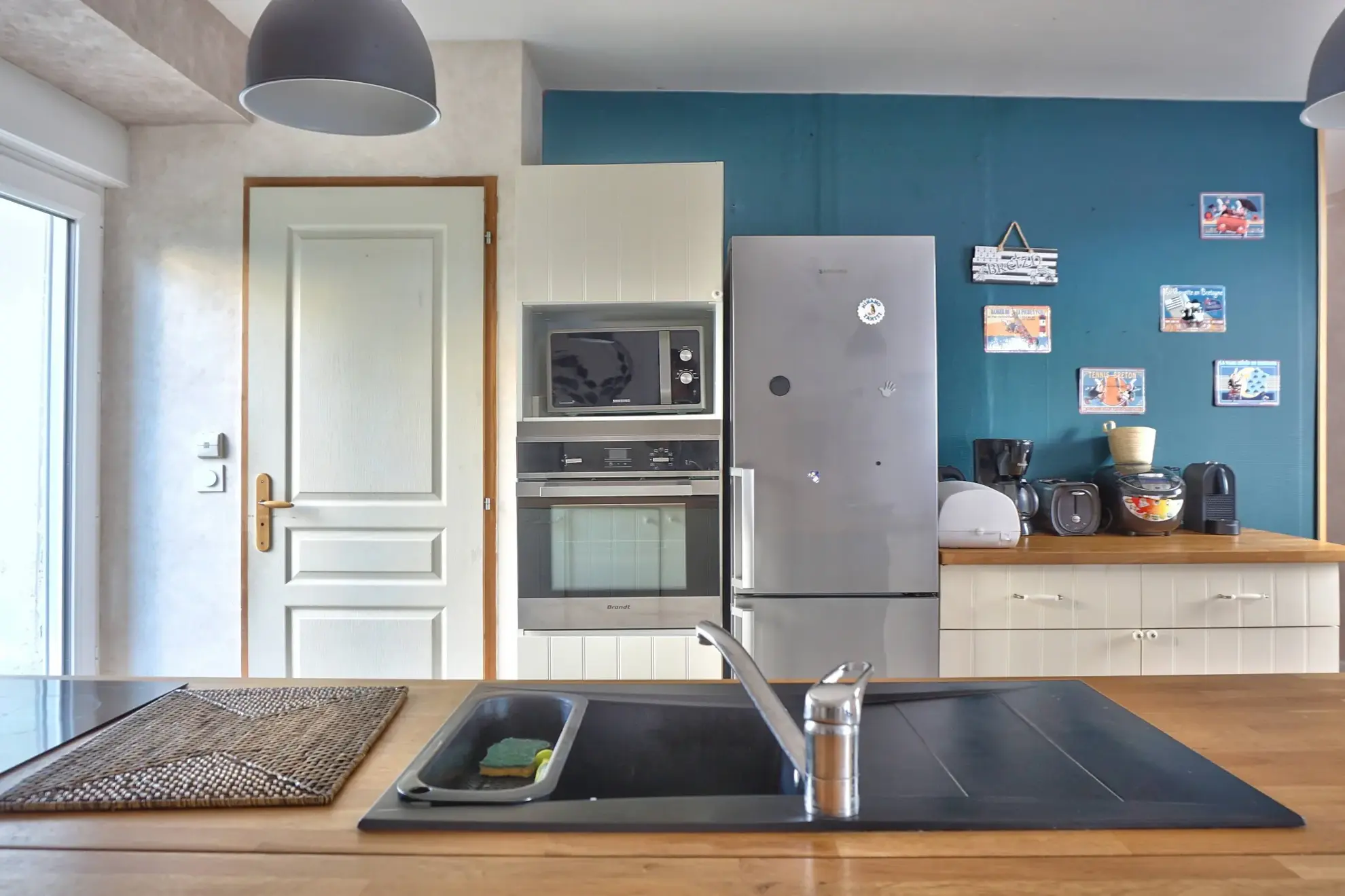 Maison de village rénovée avec terrasse, parking et grenier à Goudelin