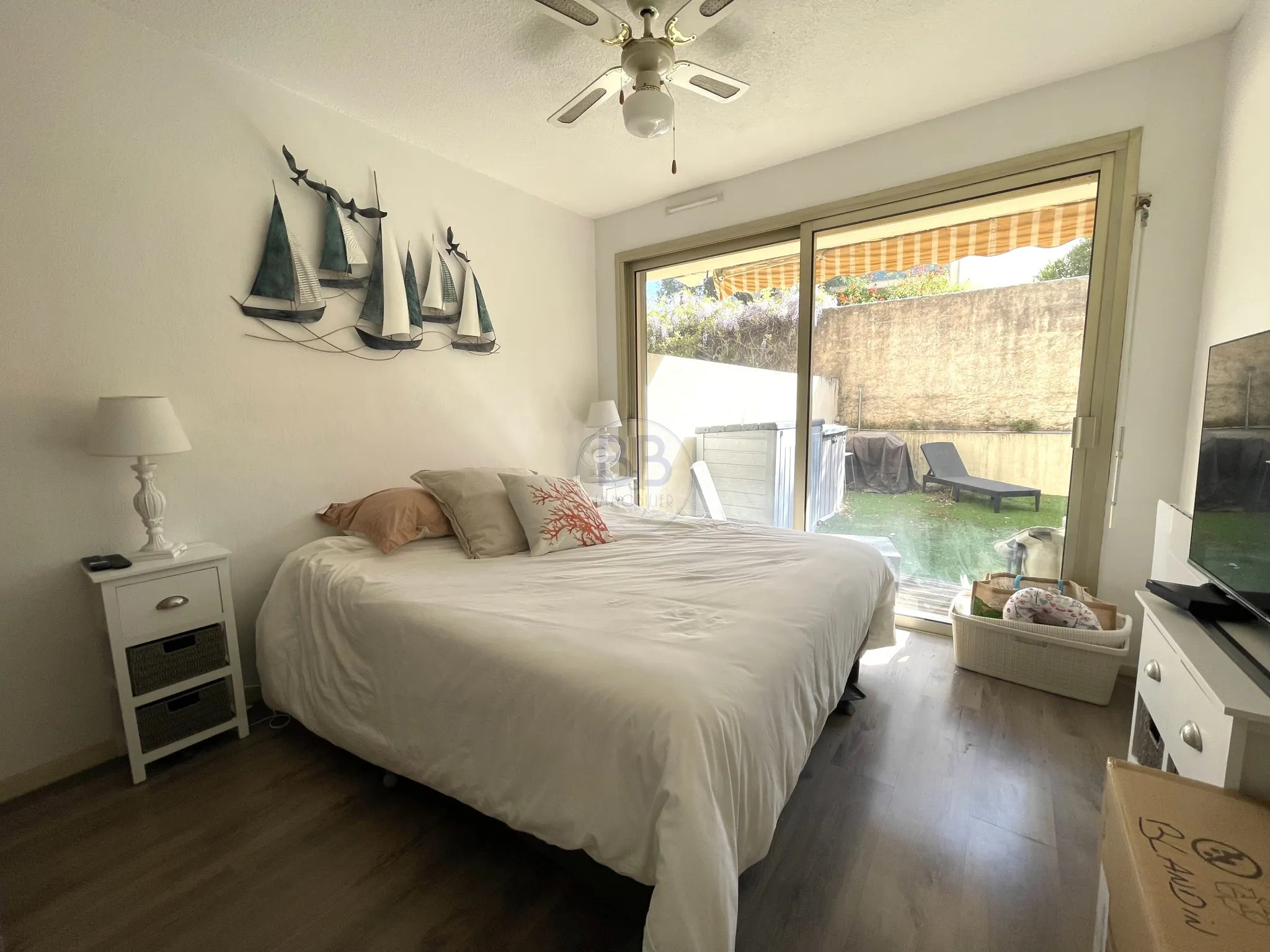 Appartement 2 pièces avec terrasse et garage en centre-ville de Saint-Raphaël 