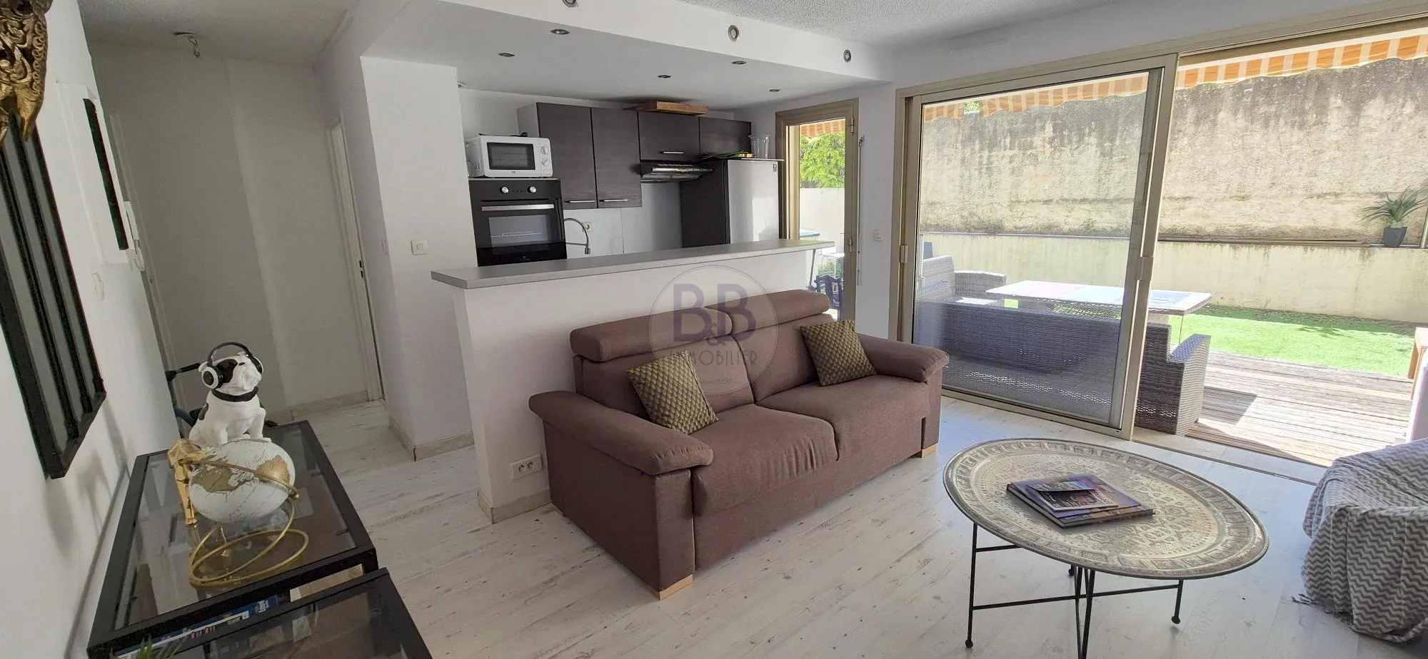 Appartement 2 pièces avec terrasse et garage en centre-ville de Saint-Raphaël 