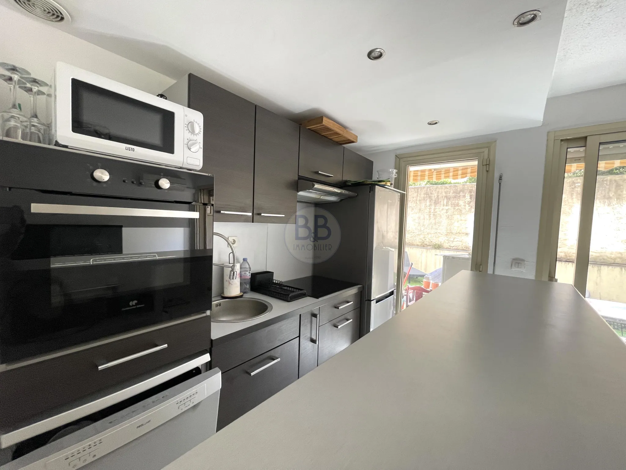 Appartement 2 pièces avec terrasse et garage en centre-ville de Saint-Raphaël 