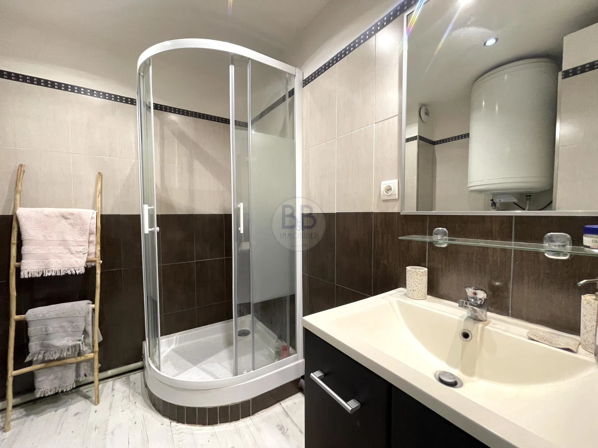 Appartement 2 pièces avec terrasse et garage en centre-ville de Saint-Raphaël 