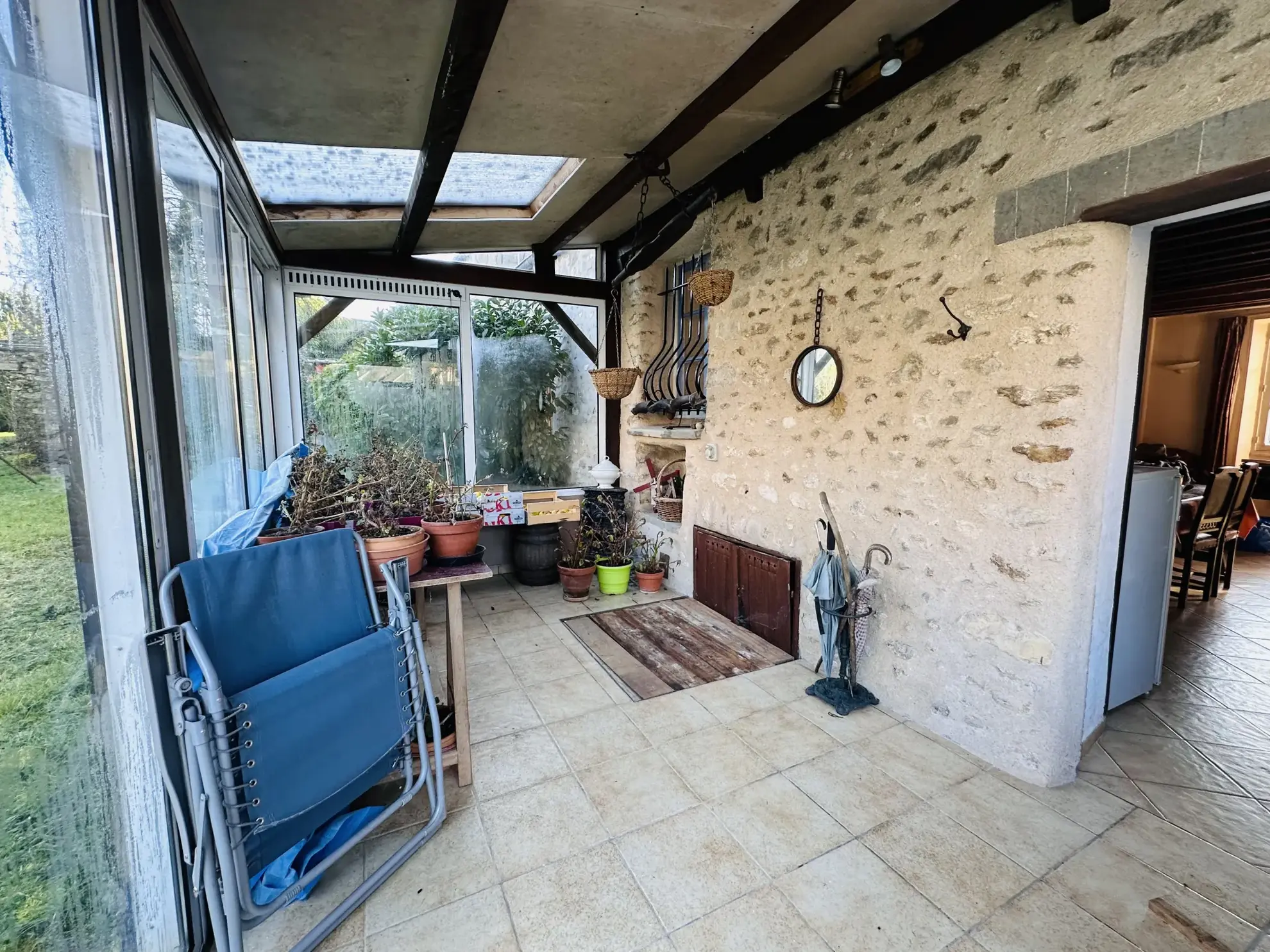 Maison ancienne avec grand terrain, garage et atelier à Auneau - Potentiel immobilier 