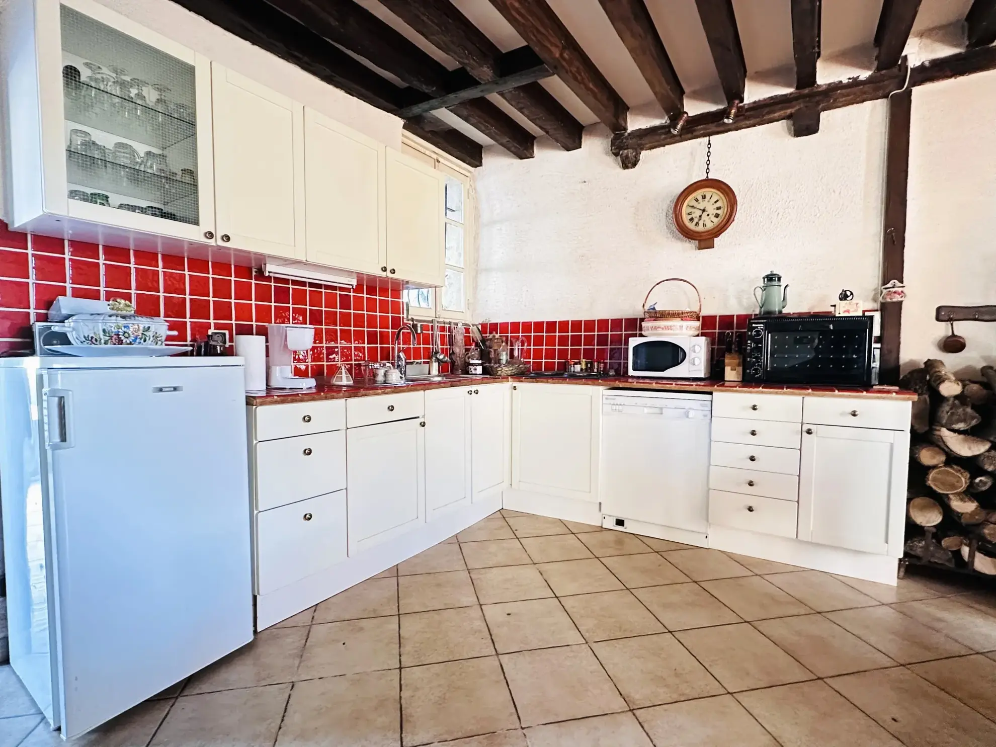 Maison ancienne avec grand terrain, garage et atelier à Auneau - Potentiel immobilier 