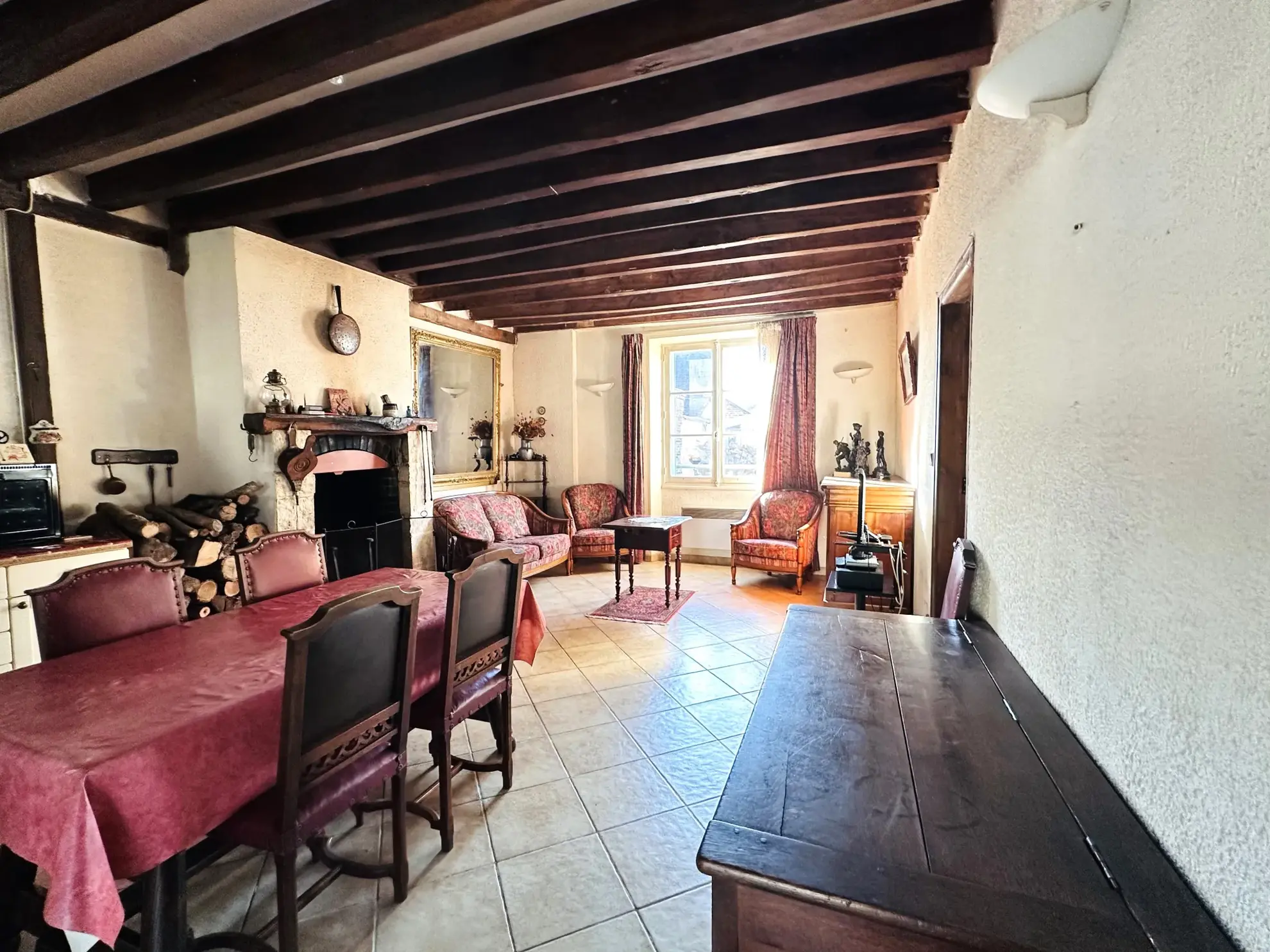 Maison ancienne avec grand terrain, garage et atelier à Auneau - Potentiel immobilier 