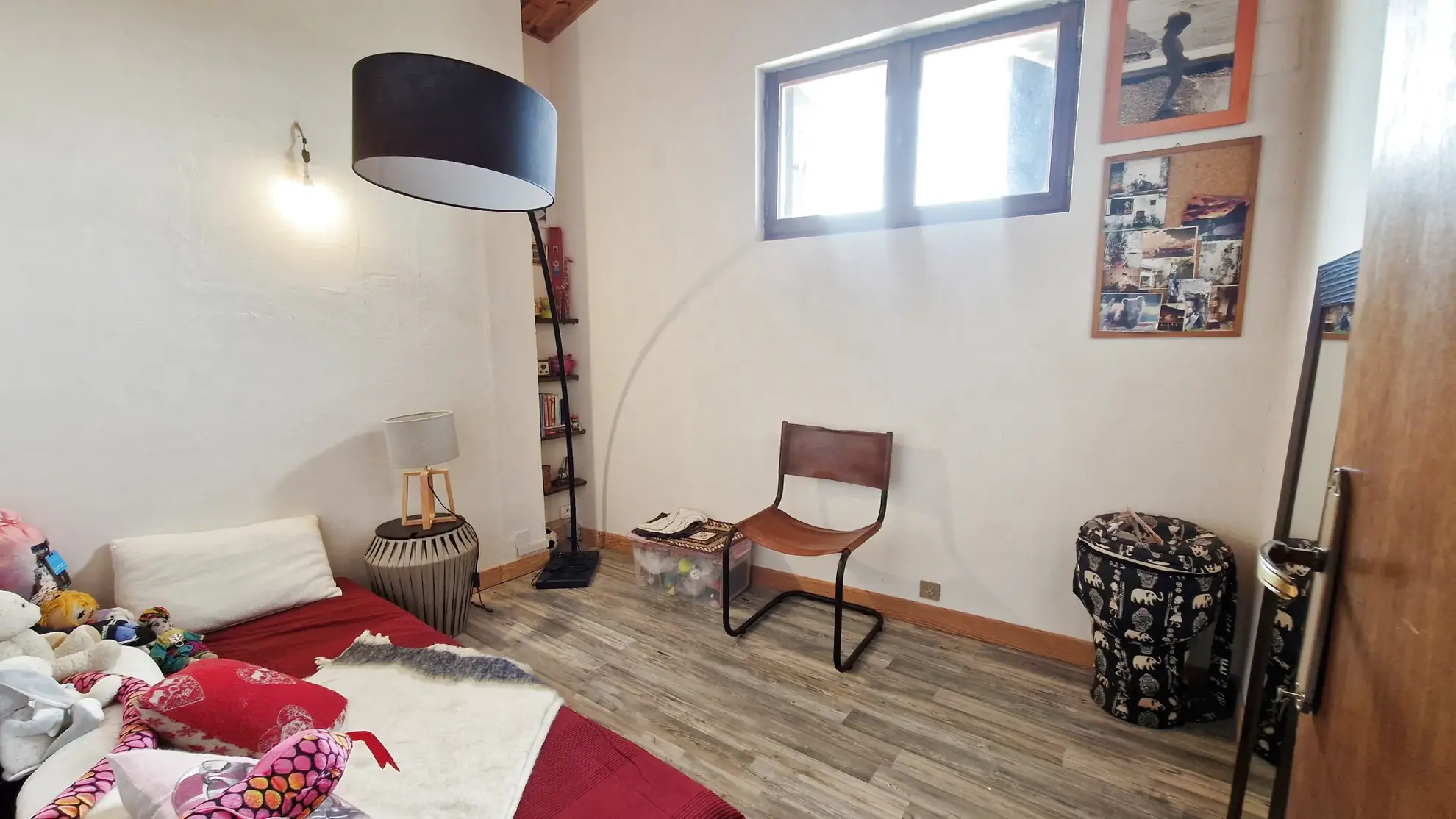 Charmante maison de village rénovée avec dépendance et vue dans le Gard 