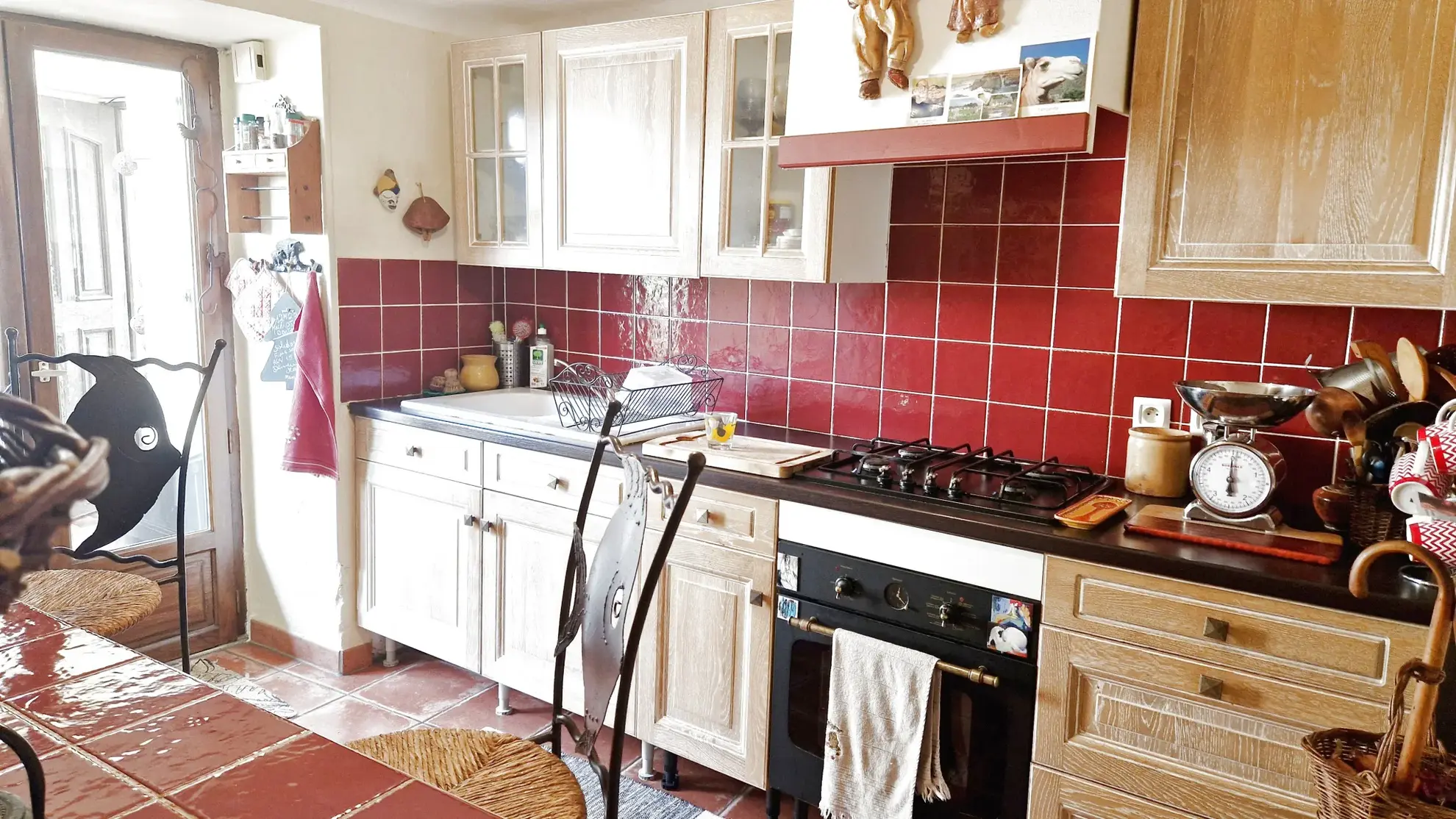 Charmante maison de village rénovée avec dépendance et vue dans le Gard 