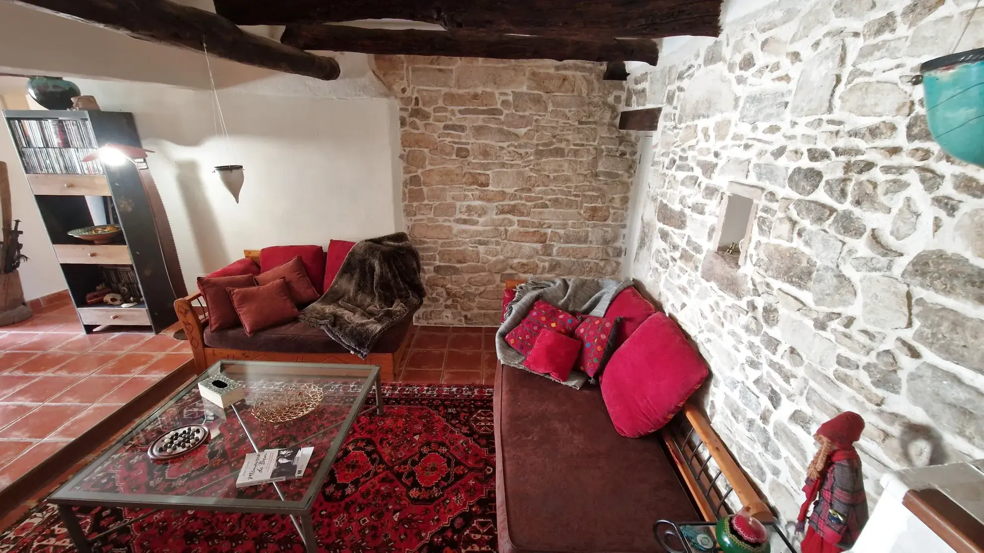 Charmante maison de village rénovée avec dépendance et vue dans le Gard 