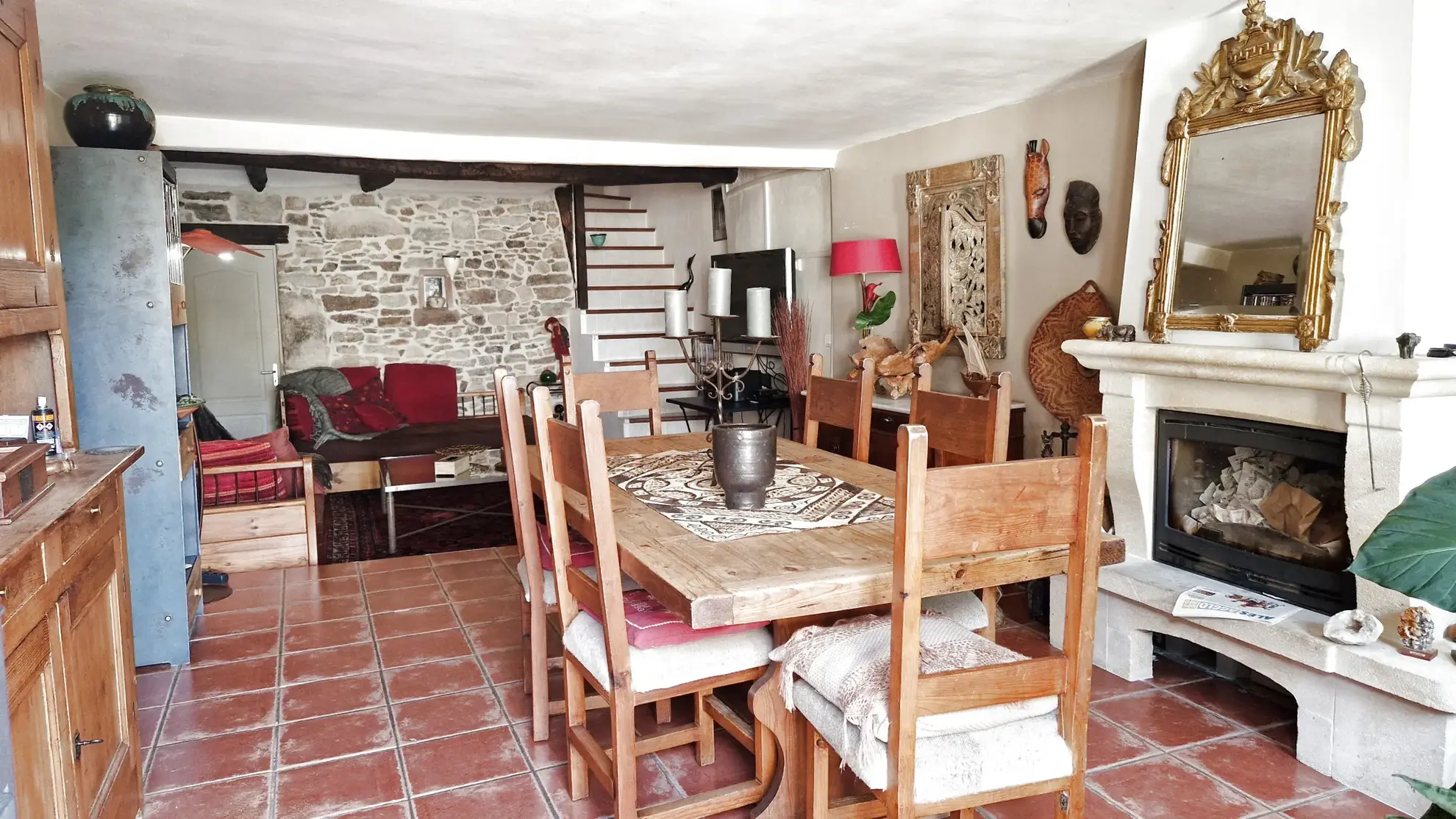 Charmante maison de village rénovée avec dépendance et vue dans le Gard 