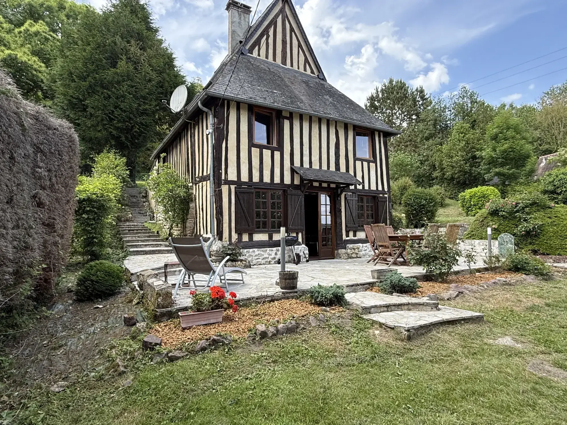 Maison de charme à Guerquesalles avec jardin et vue dégagée - 120 m²