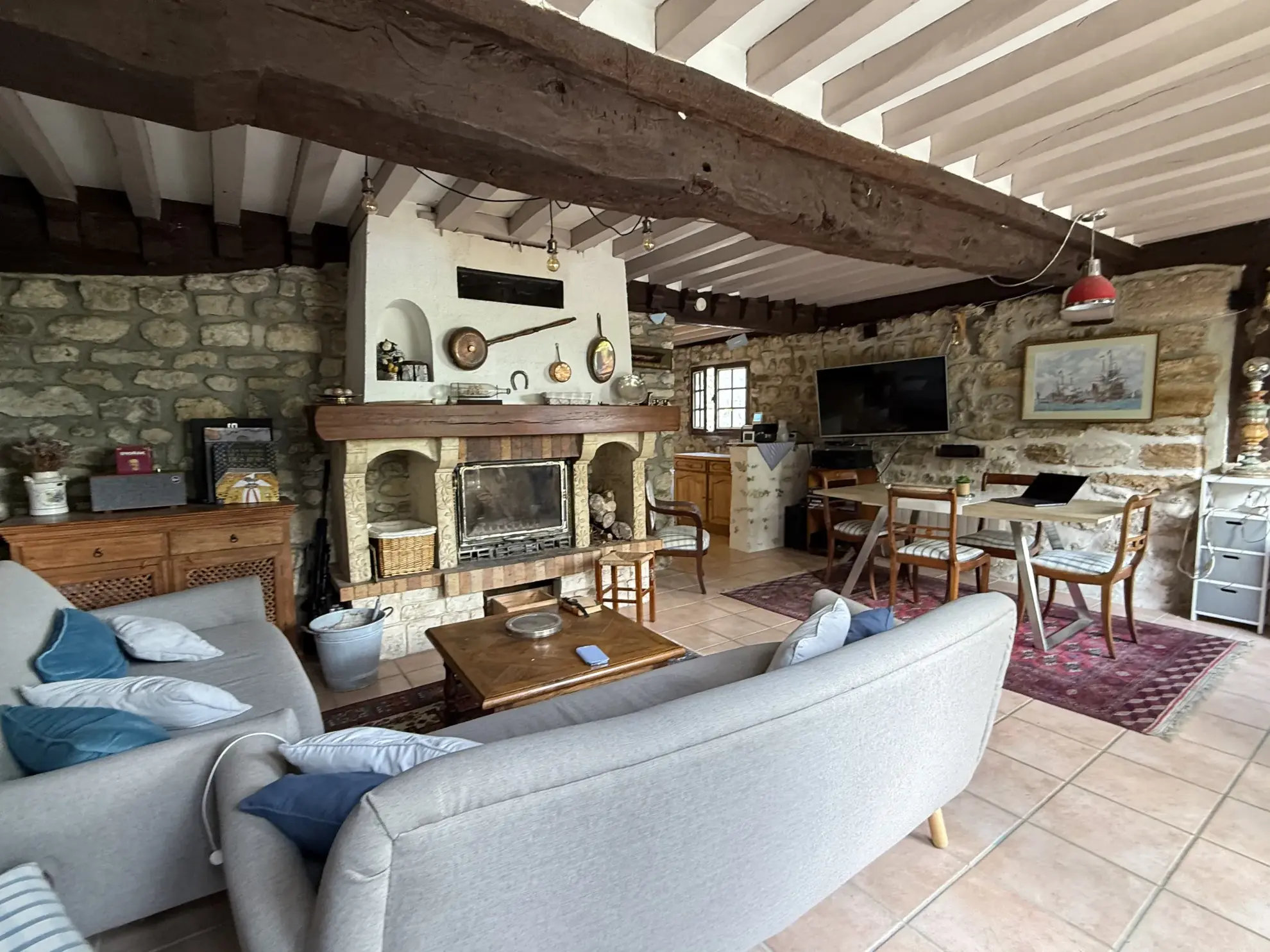 Maison de caractère avec terrain et vue dégagée à Guérquesalles 