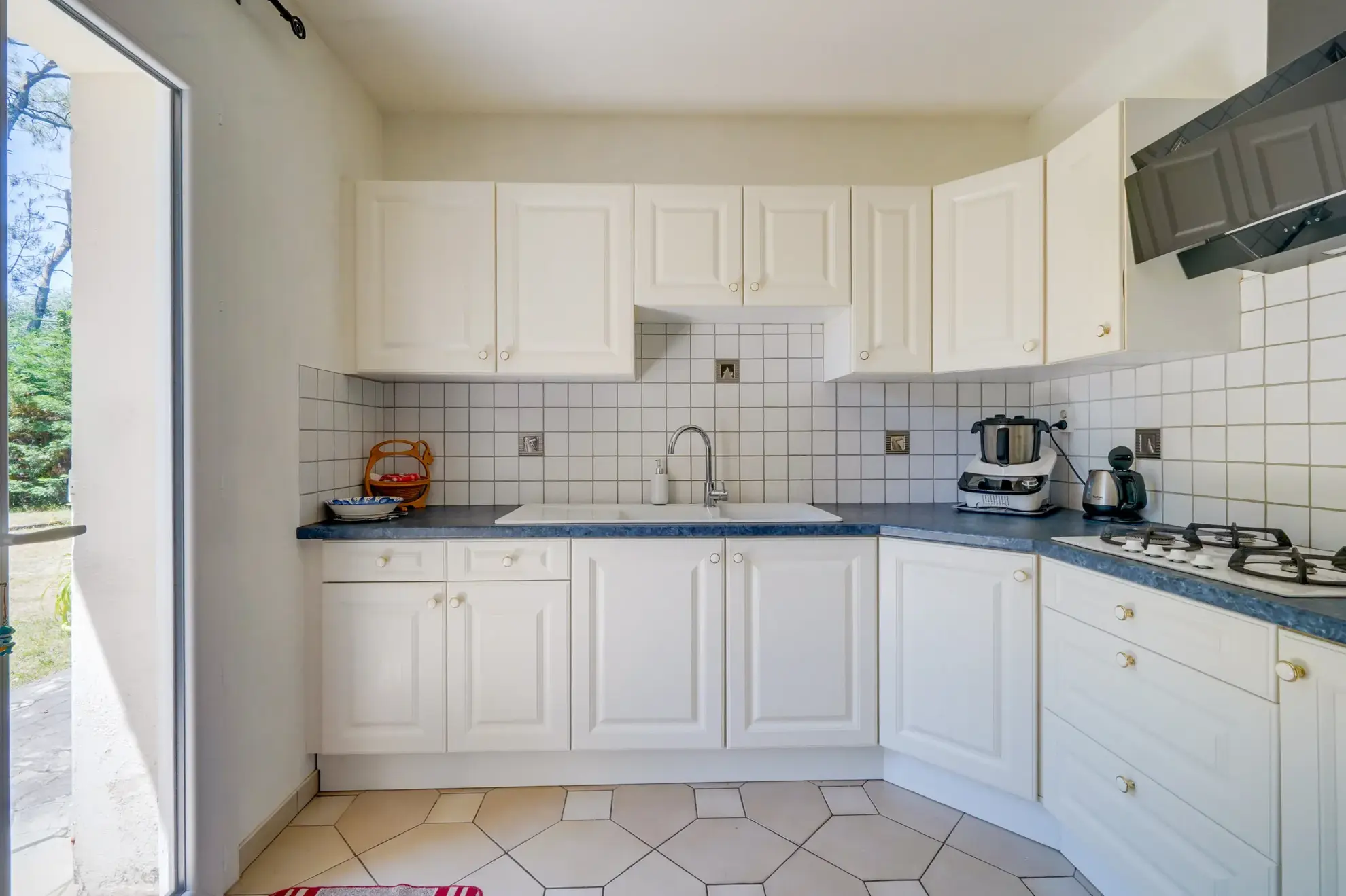 Maison 92 m2 avec dépendances et jardin sans vis-à-vis à Pugnac 