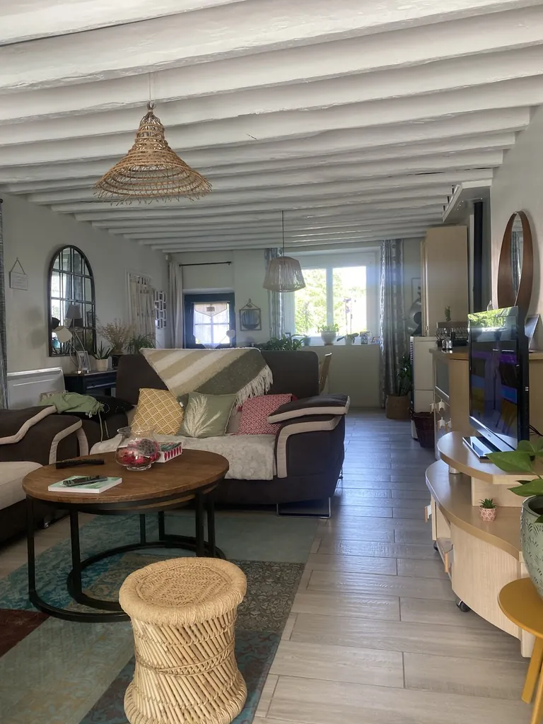 Maison ancienne rénovée à vendre à Etampes dans la région Pussay, 3 pièces et terrain paisible 