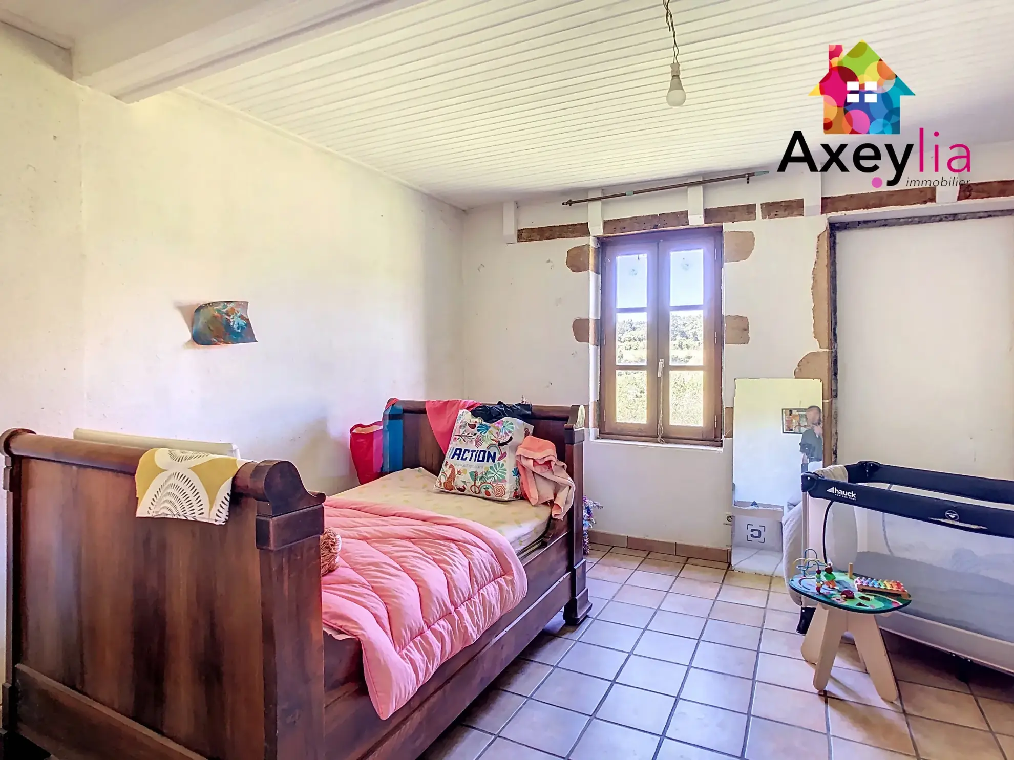 Maison familiale à Rigny-sur-Arroux avec vue dégagée et grand terrain de 2500m² 