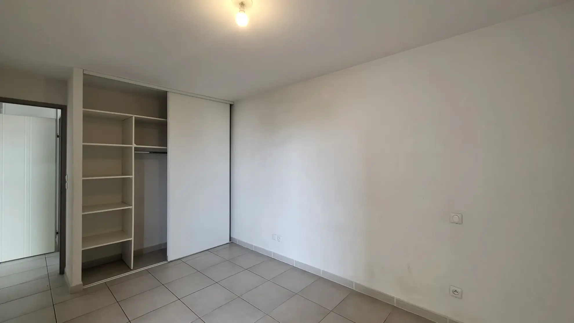 Appartement T2 de 41m² avec terrasse à Agde, double parking et emplacement privilégié 
