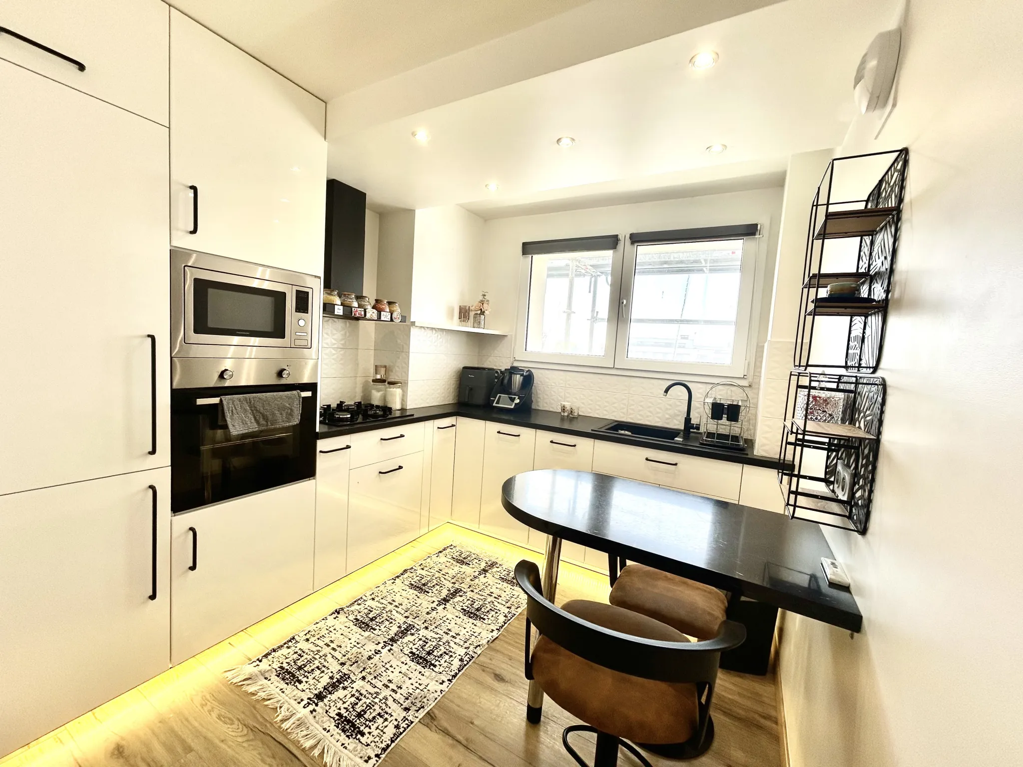 Vente appartement F4 lumineux et rénové à Chelles, proximité gare 