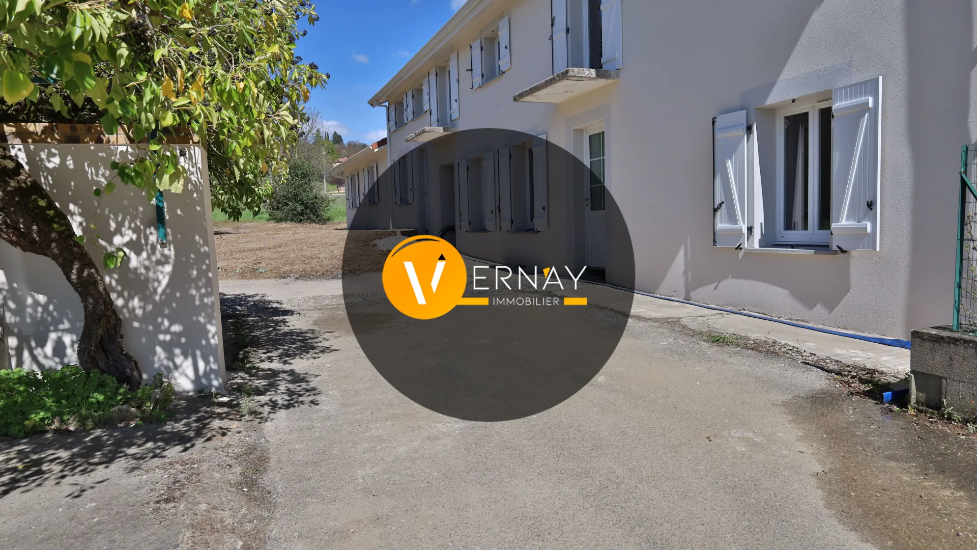 Maison à rénover de 156 m² avec terrain à Saint Just Chaleyssin 