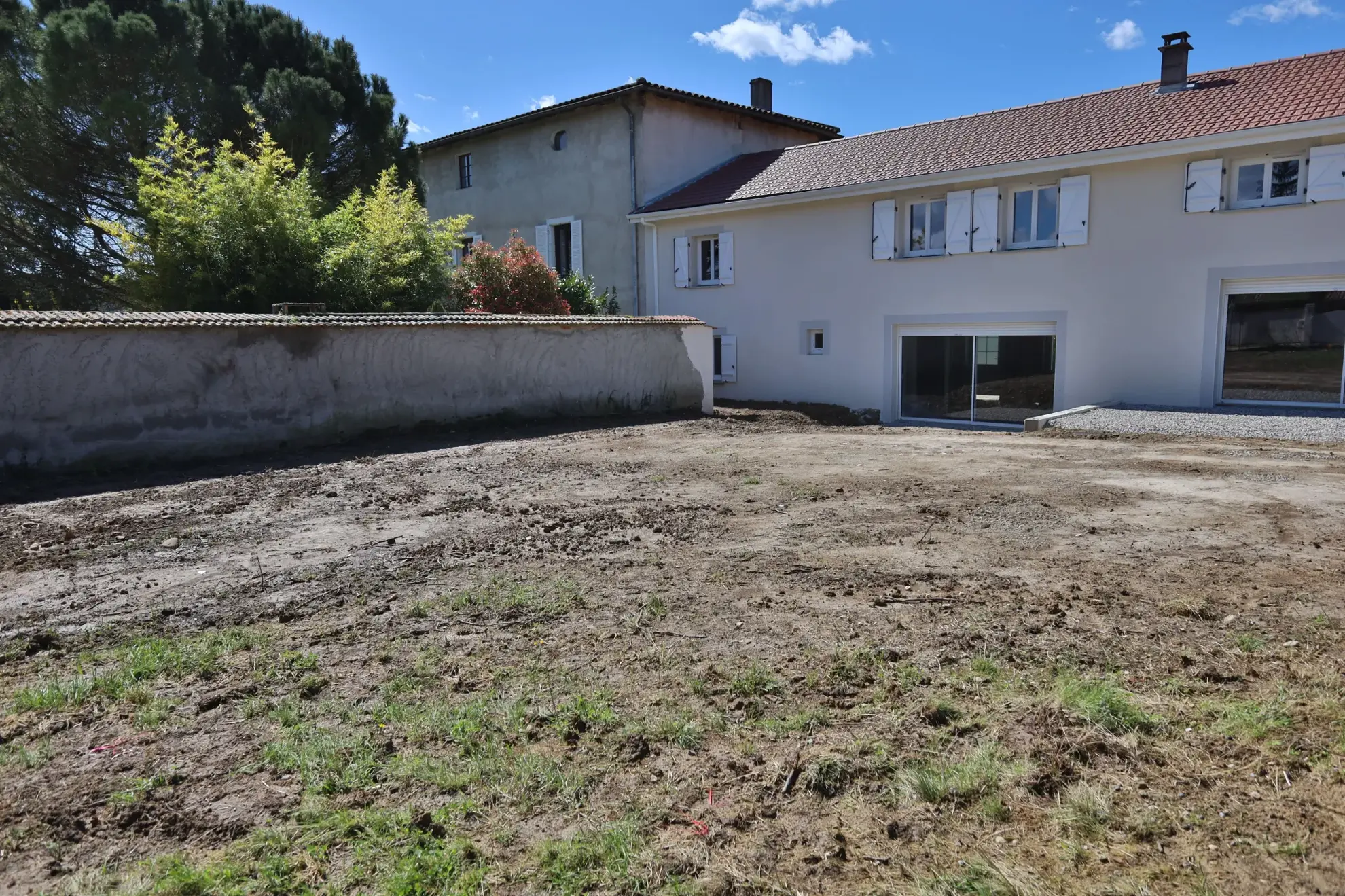 Maison à rénover de 156 m² avec terrain à Saint Just Chaleyssin 