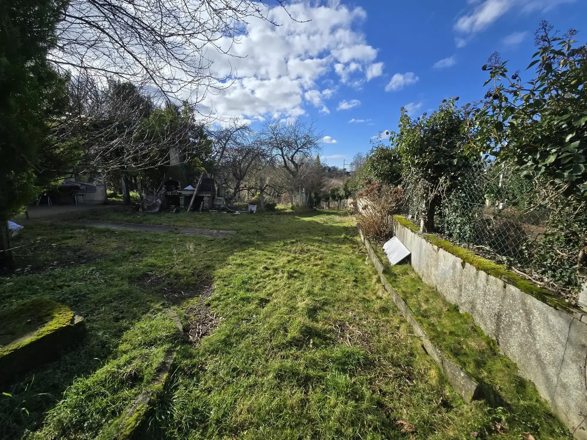 Grand terrain constructible divisible à Limoges Sud de 2600 m² 