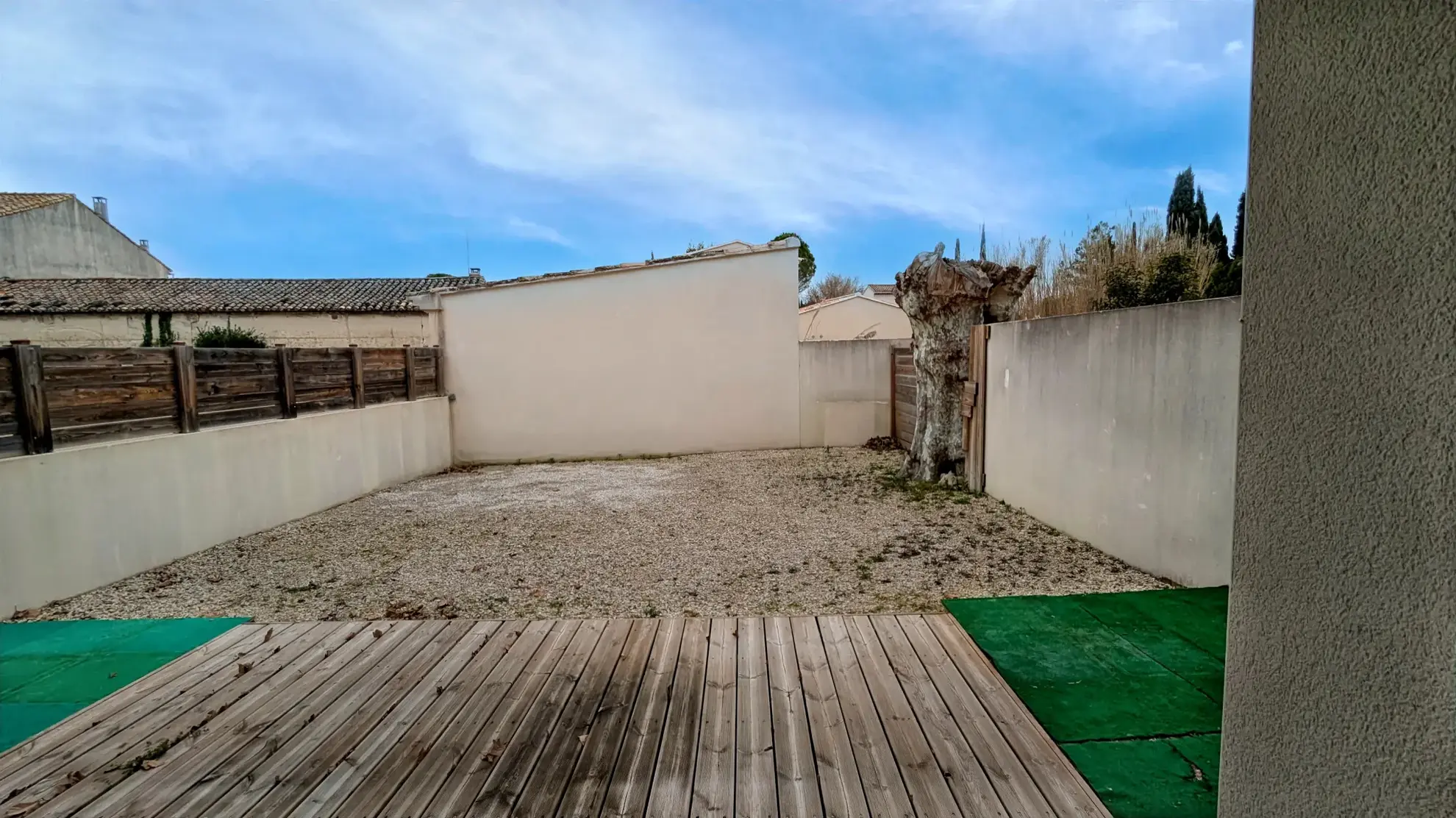 Maison récente de 136 m² avec 4 chambres, jardin et garage à Althen des Paluds 
