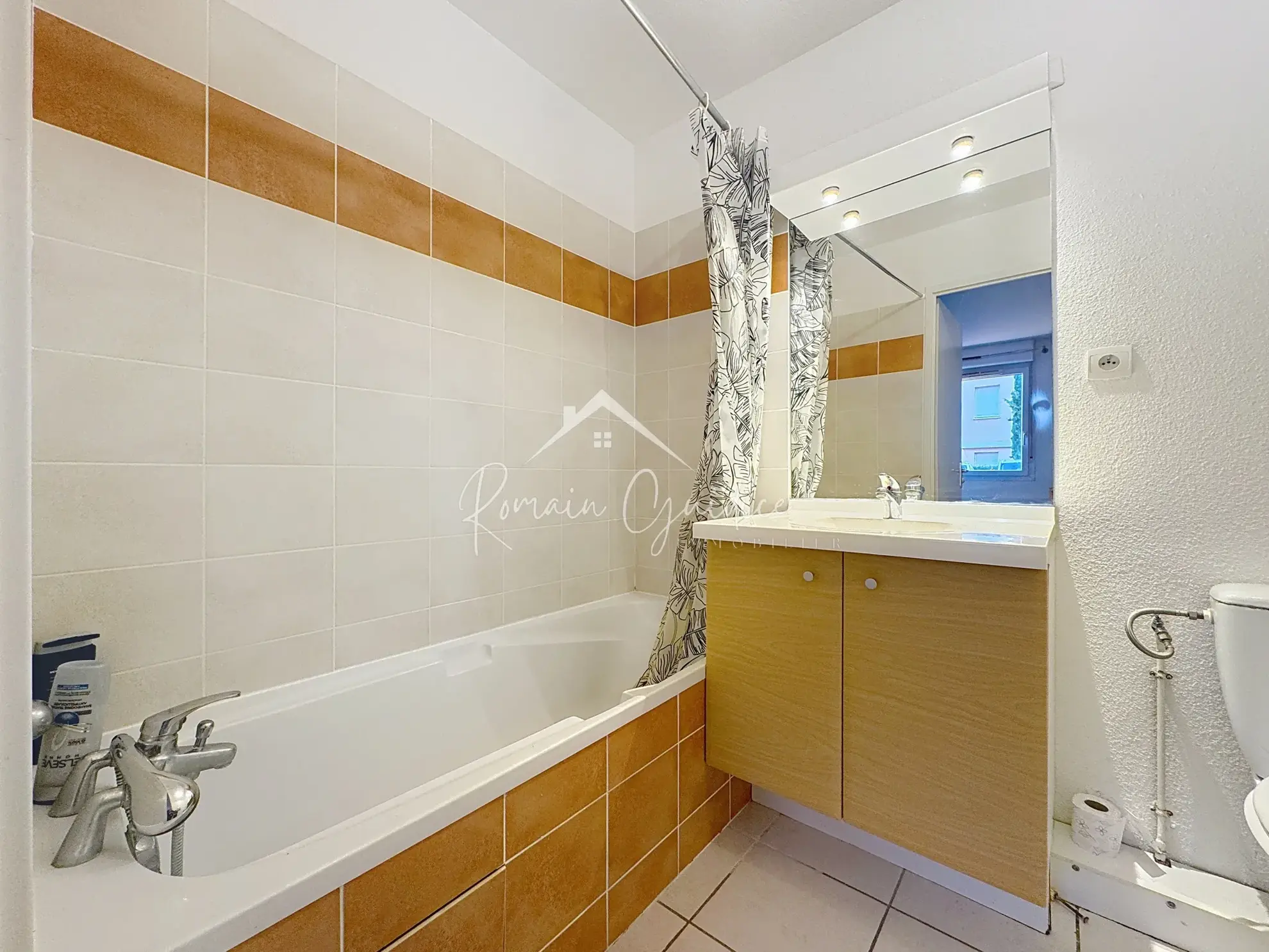 Appartement F2 avec terrasse à Millau, vue sur le Viaduc, 39,30 m² 