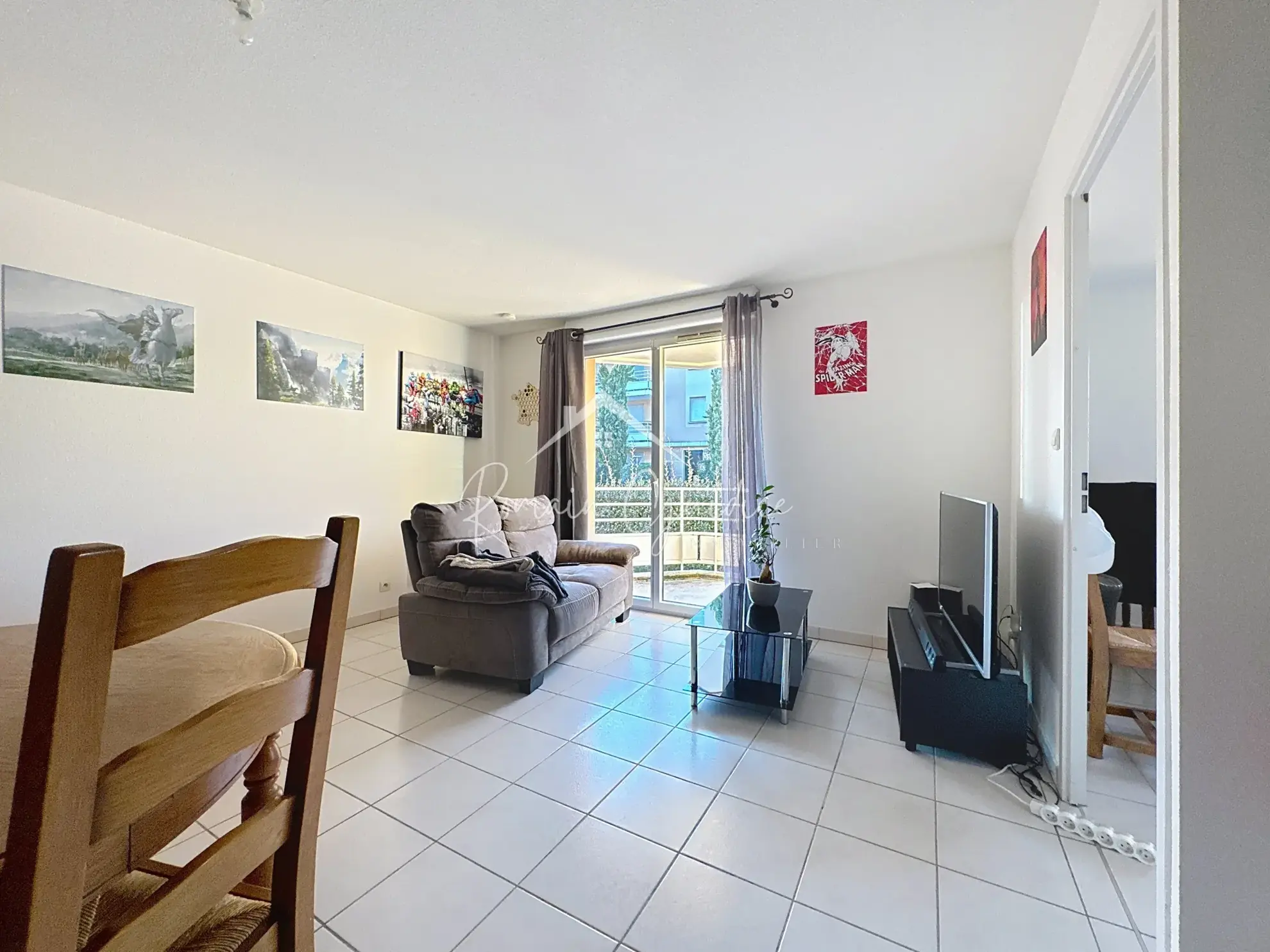 Appartement F2 avec terrasse à Millau, vue sur le Viaduc, 39,30 m² 