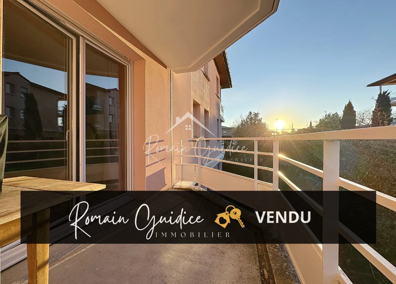 Appartement F2 avec terrasse à Millau, vue sur le Viaduc, 39,30 m²