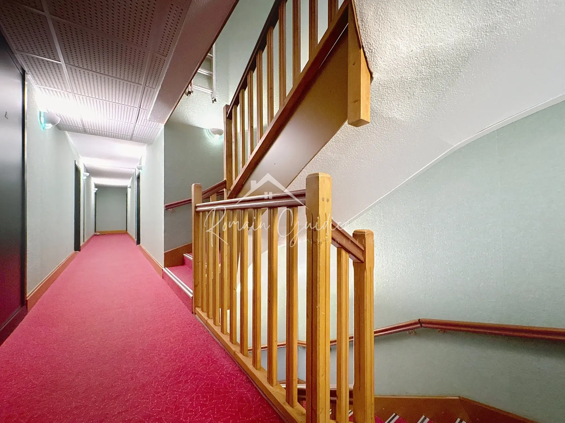 Appartement F2 avec terrasse à Millau, vue sur le Viaduc, 39,30 m² 