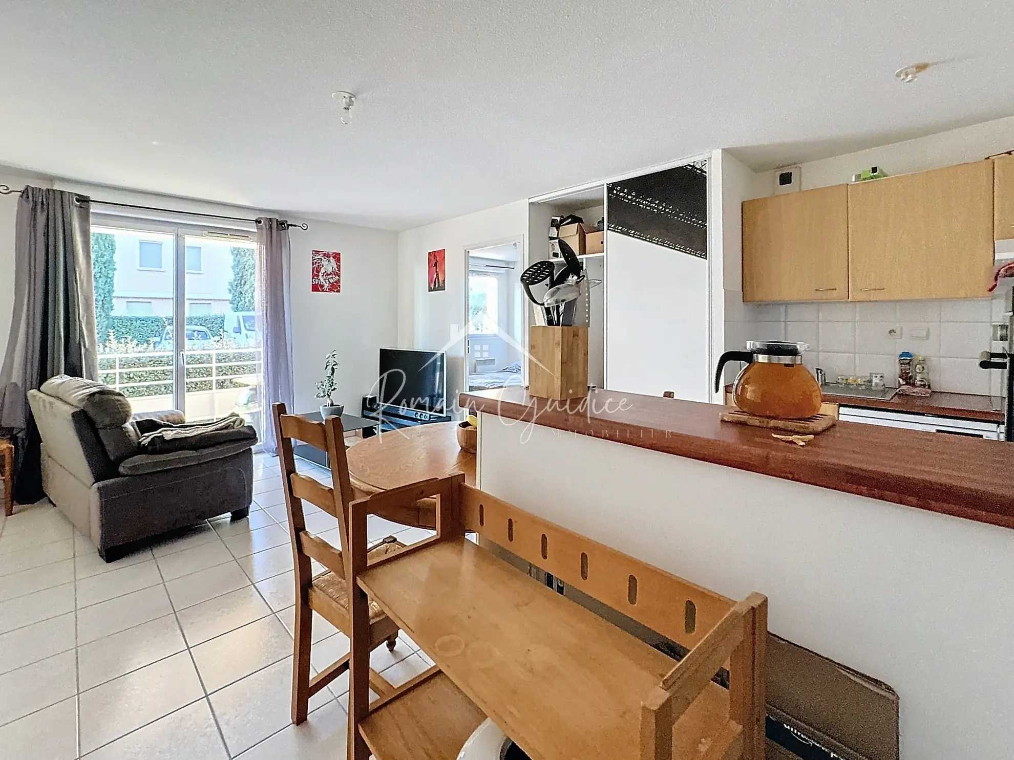 Appartement F2 avec terrasse à Millau, vue sur le Viaduc, 39,30 m² 
