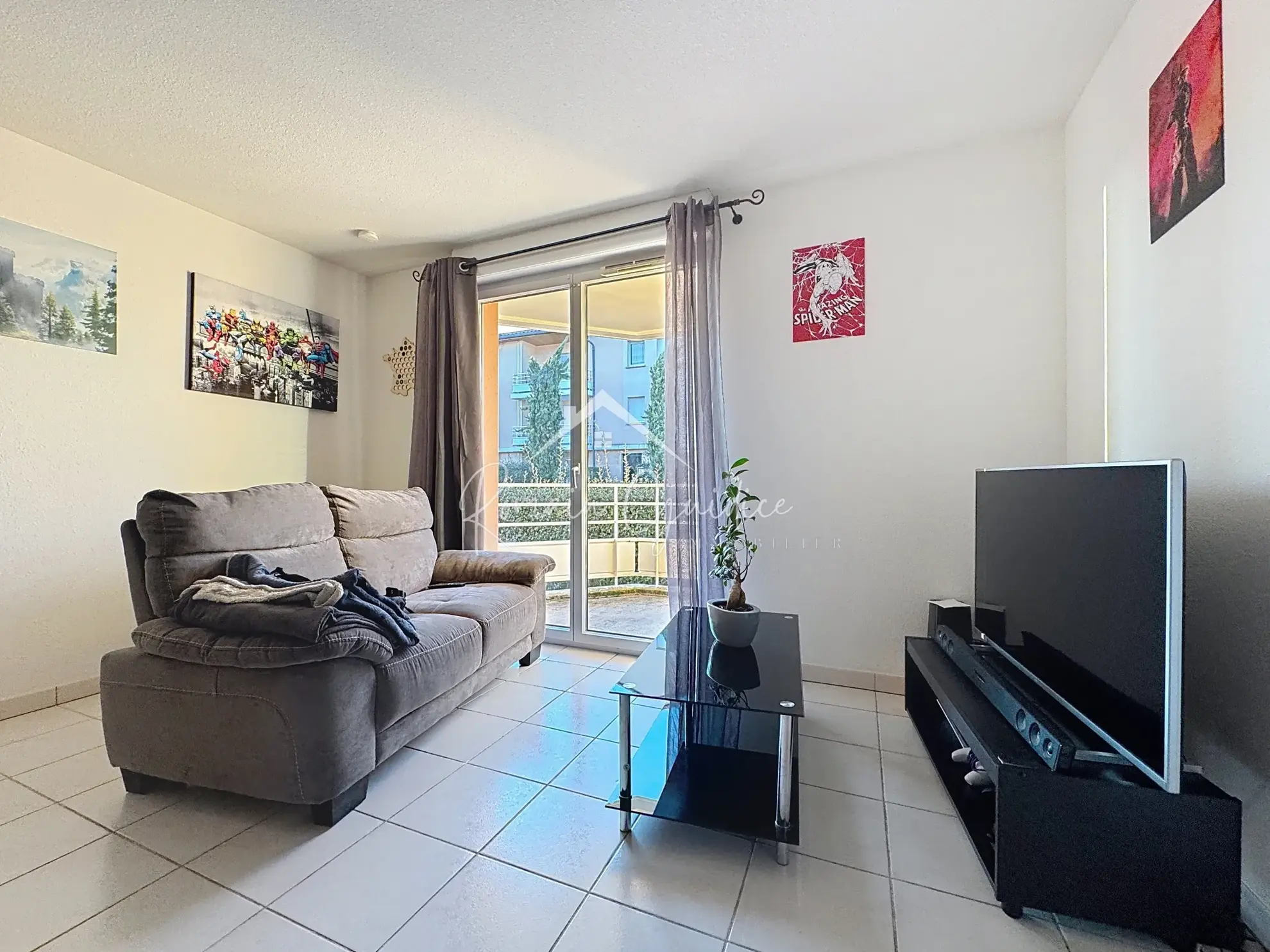 Appartement F2 avec terrasse à Millau, vue sur le Viaduc, 39,30 m² 