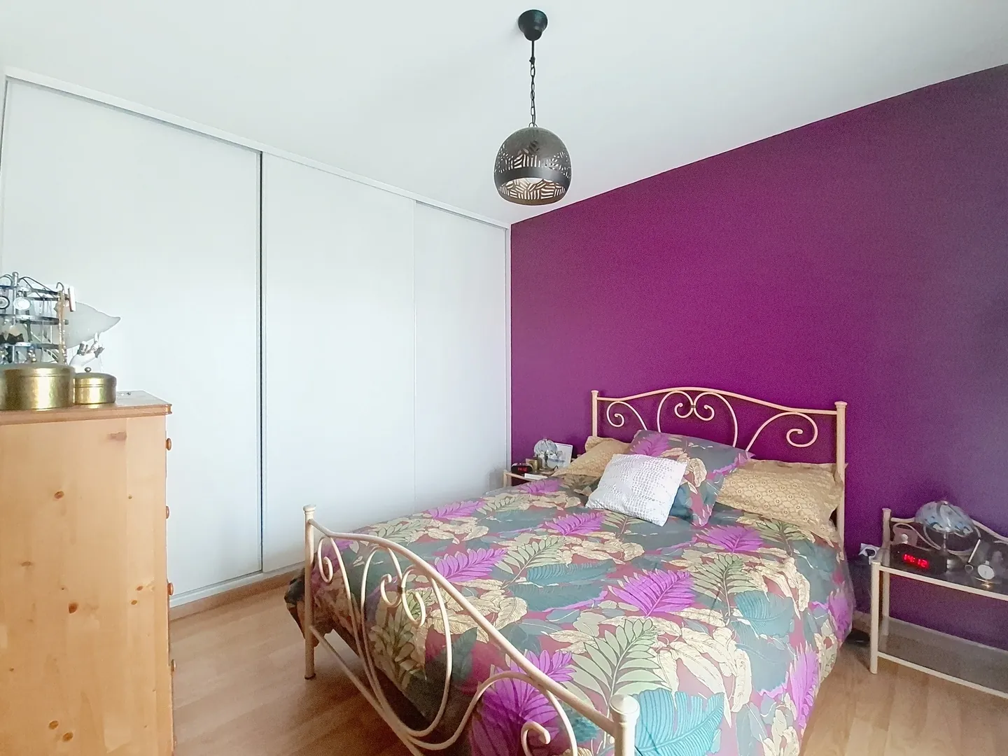 Appartement T4 de 85m² à Rives, dernier étage avec parking et balcon 