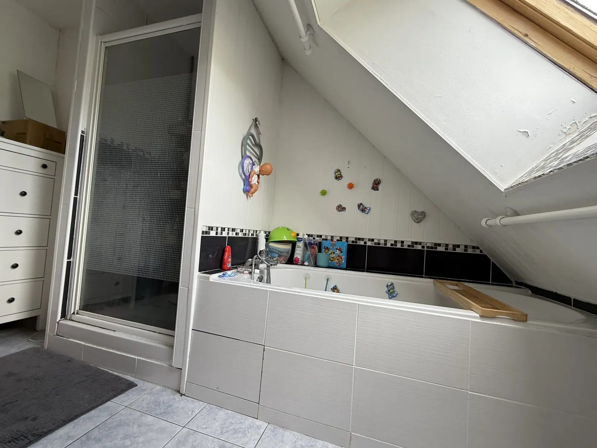 Maison familiale de 110 m² à Saint-Pierre-en-Auge avec jardin et sous-sol 