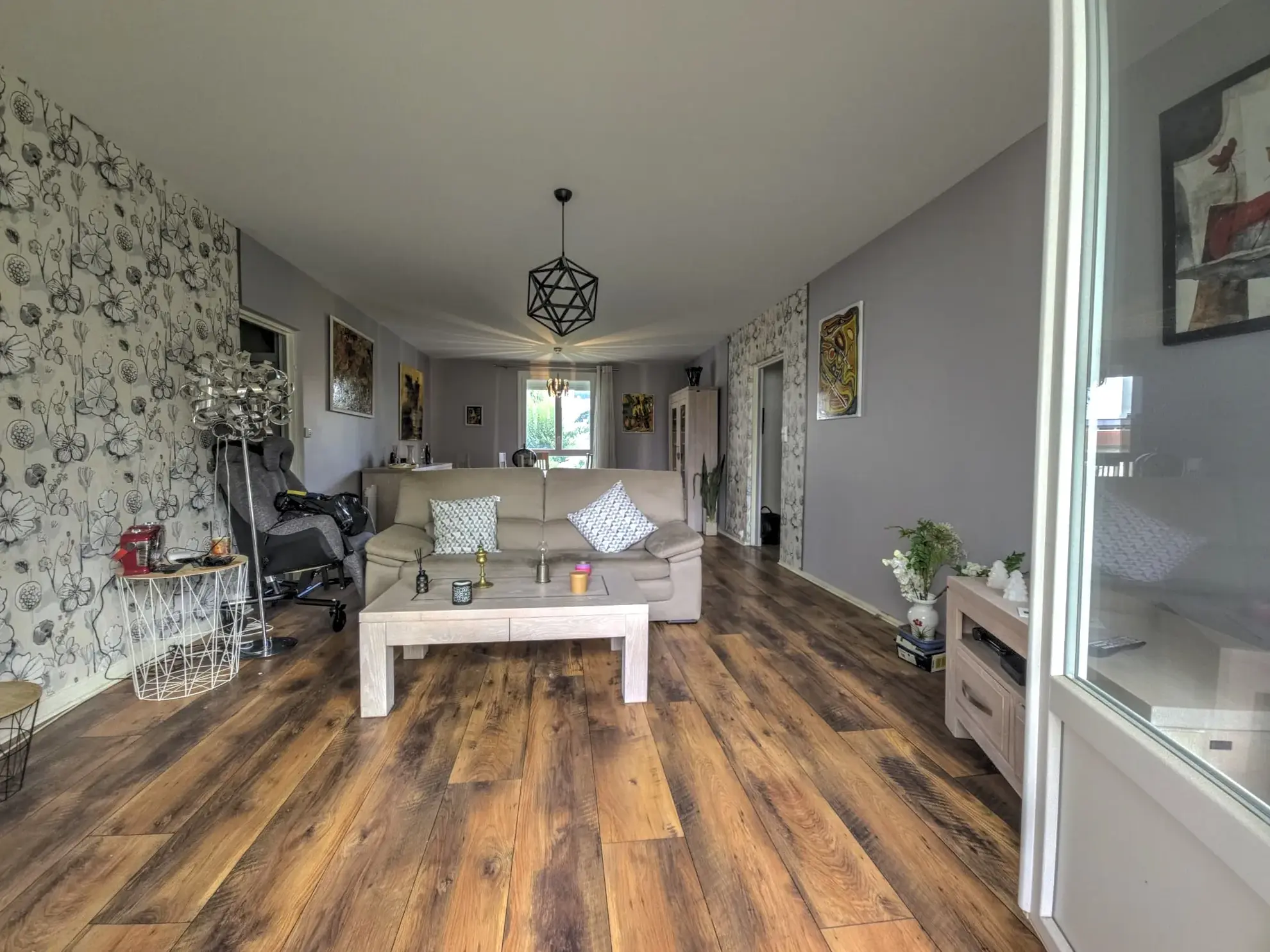 Appartement spacieux de 109 m² à Limoges, 4 chambres avec parking et cave 