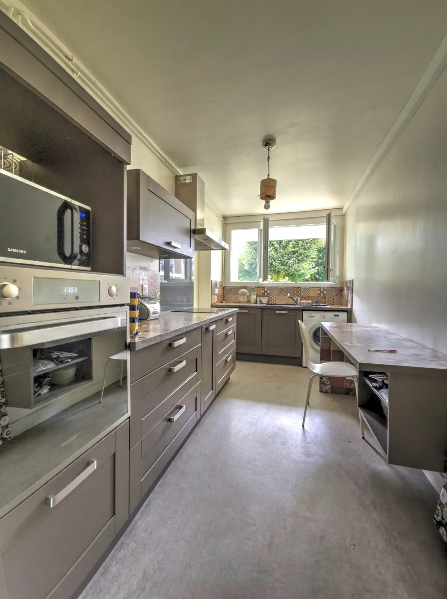 Appartement spacieux de 109 m² à Limoges, 4 chambres avec parking et cave 