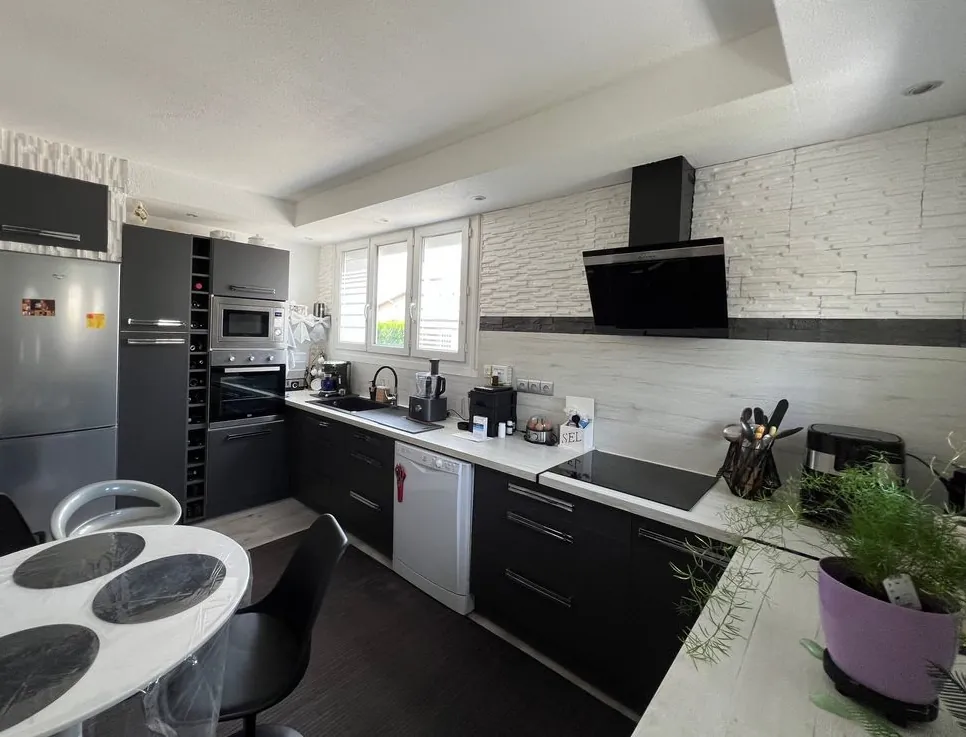 Maison plain-pied à vendre de 83 m² à Romans sur Isère - Calme et rénovation récente 