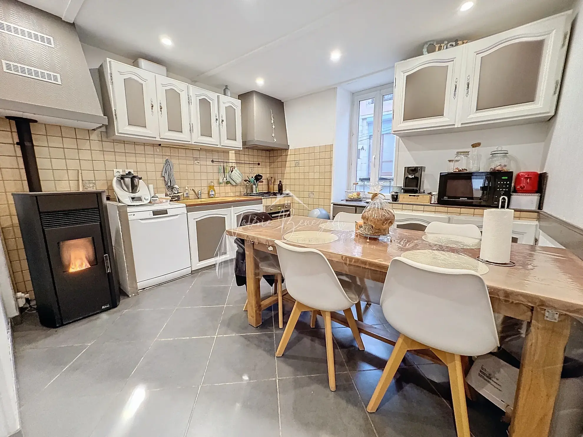 Maison de village T5 rénovée avec balcon à Camarès - Excellent état