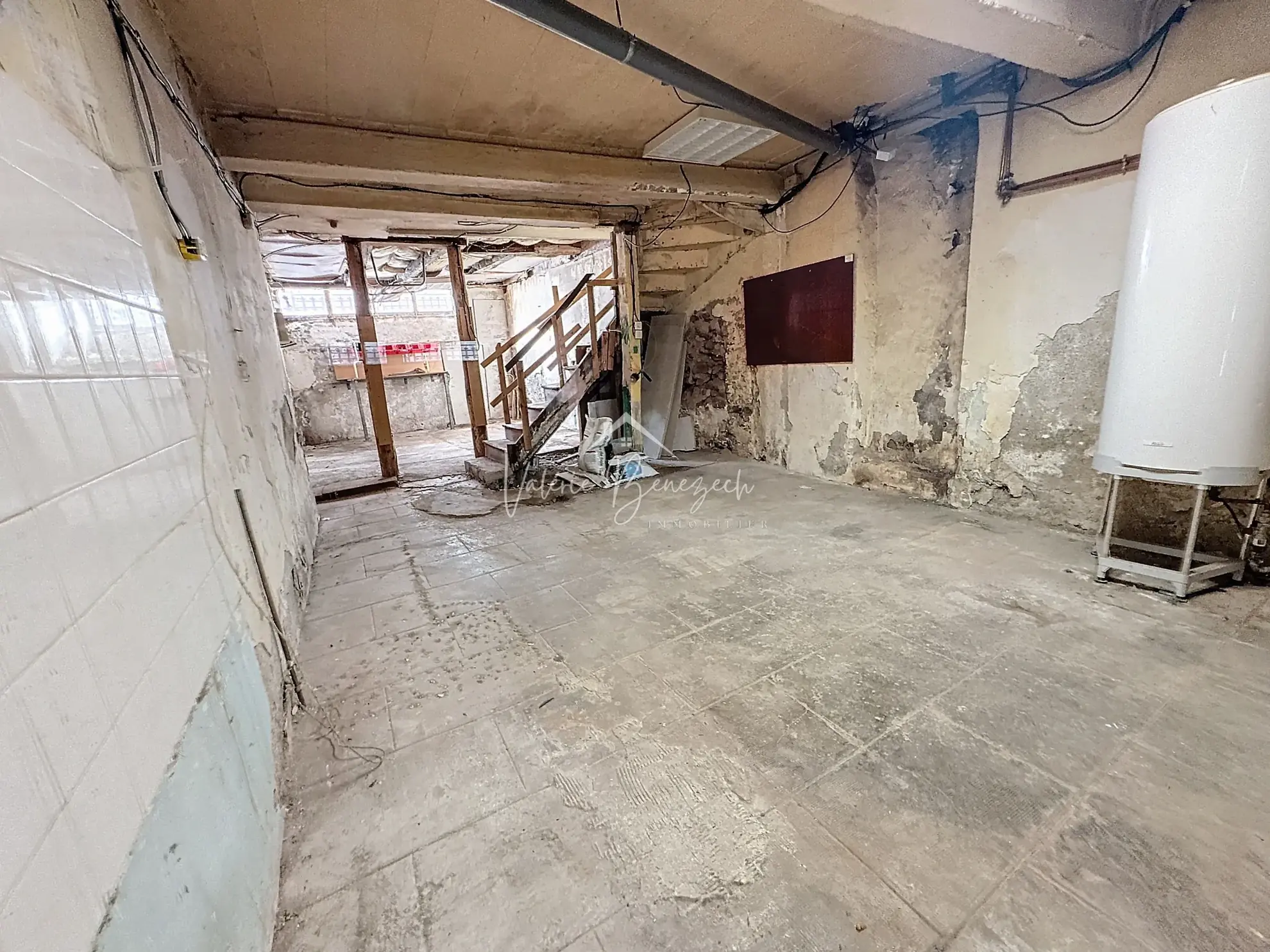 Maison de village T5 rénovée avec balcon à Camarès - Excellent état 