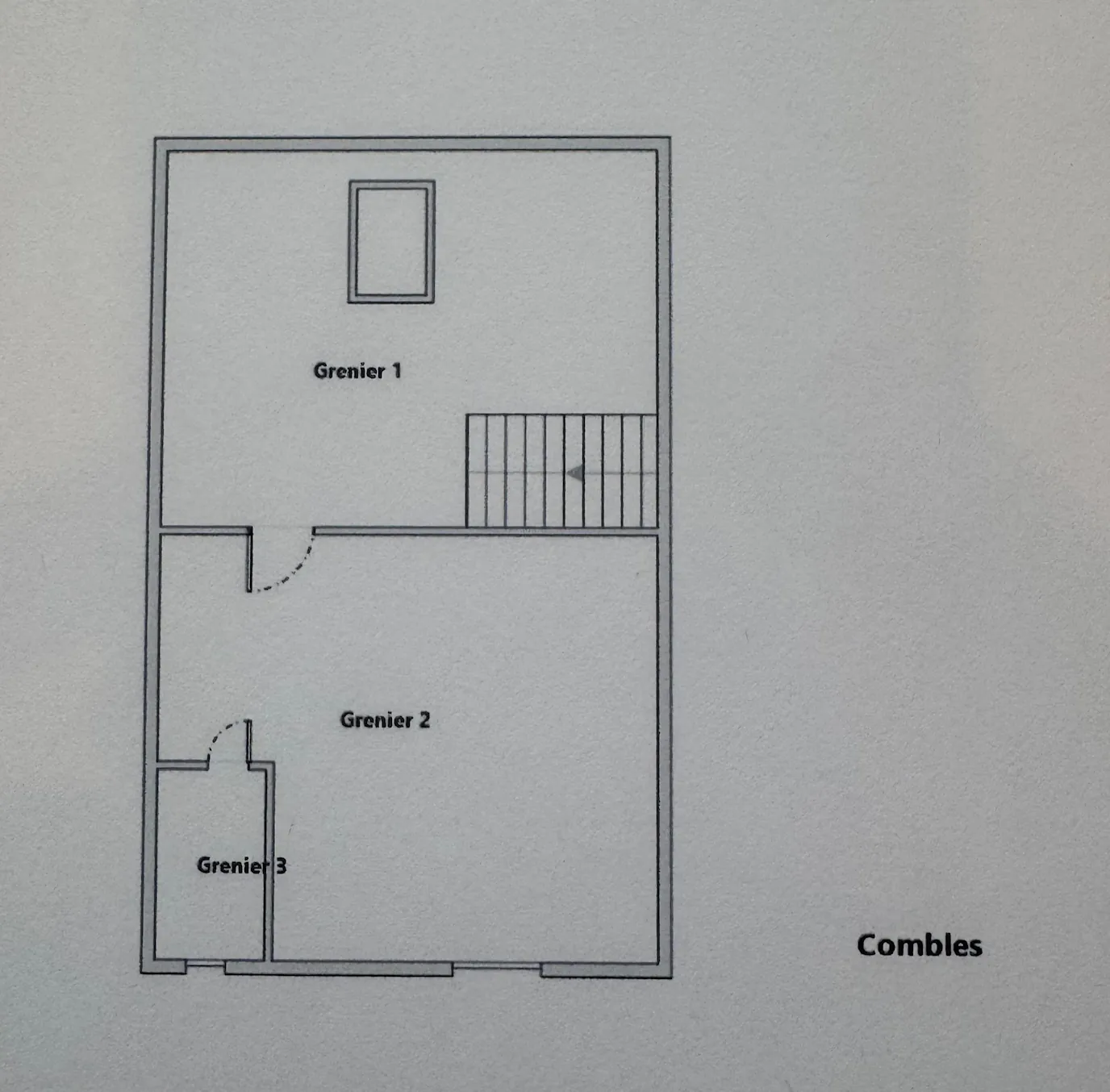 Maison de village T5 rénovée avec balcon à Camarès - Excellent état 
