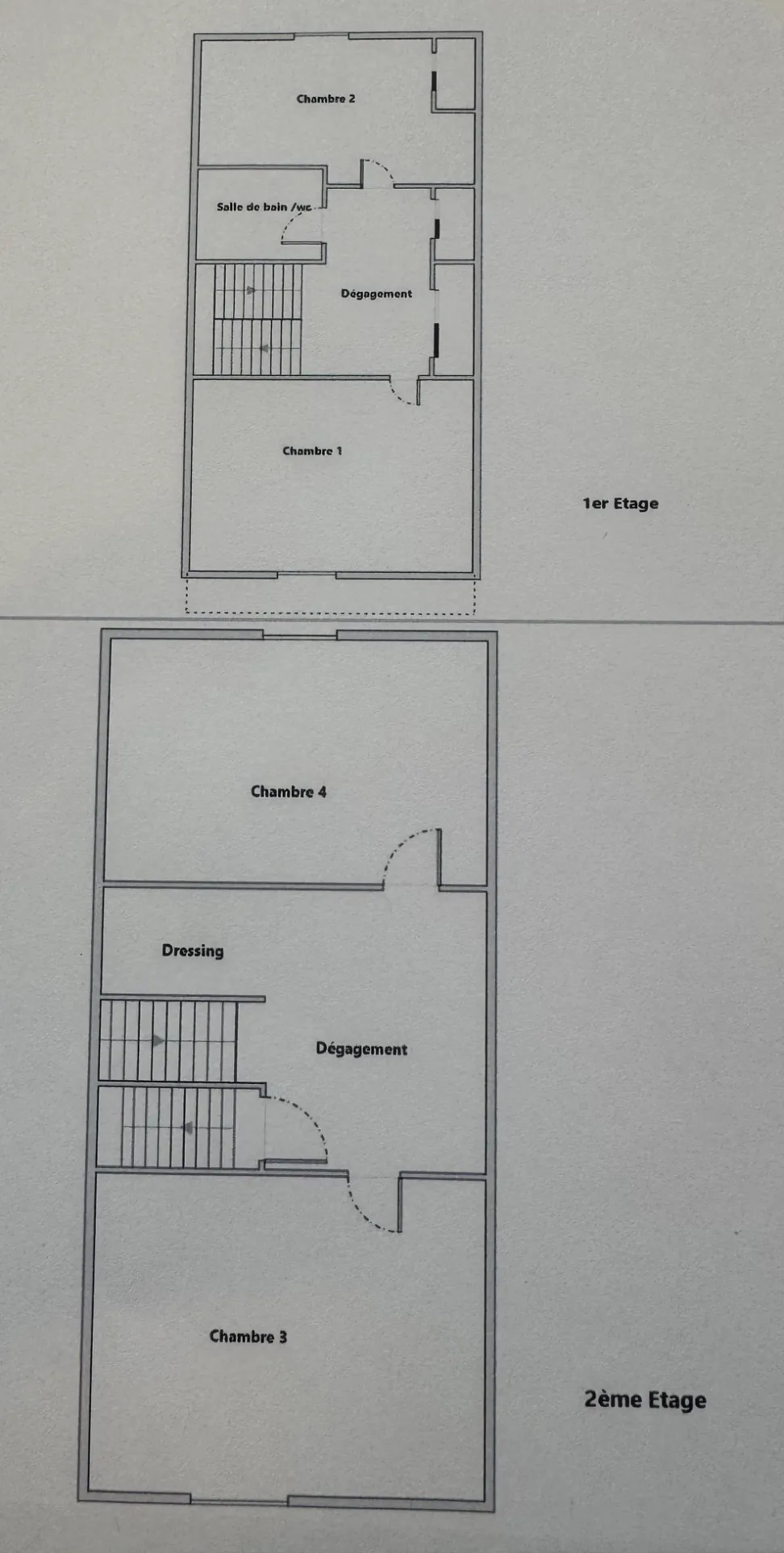 Maison de village T5 rénovée avec balcon à Camarès - Excellent état 