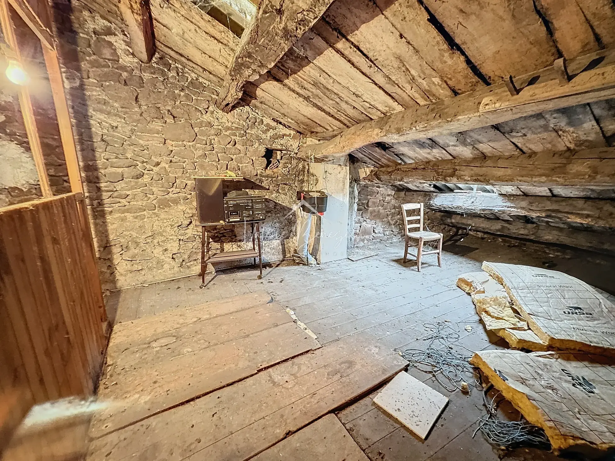 Maison de village T5 rénovée avec balcon à Camarès - Excellent état 