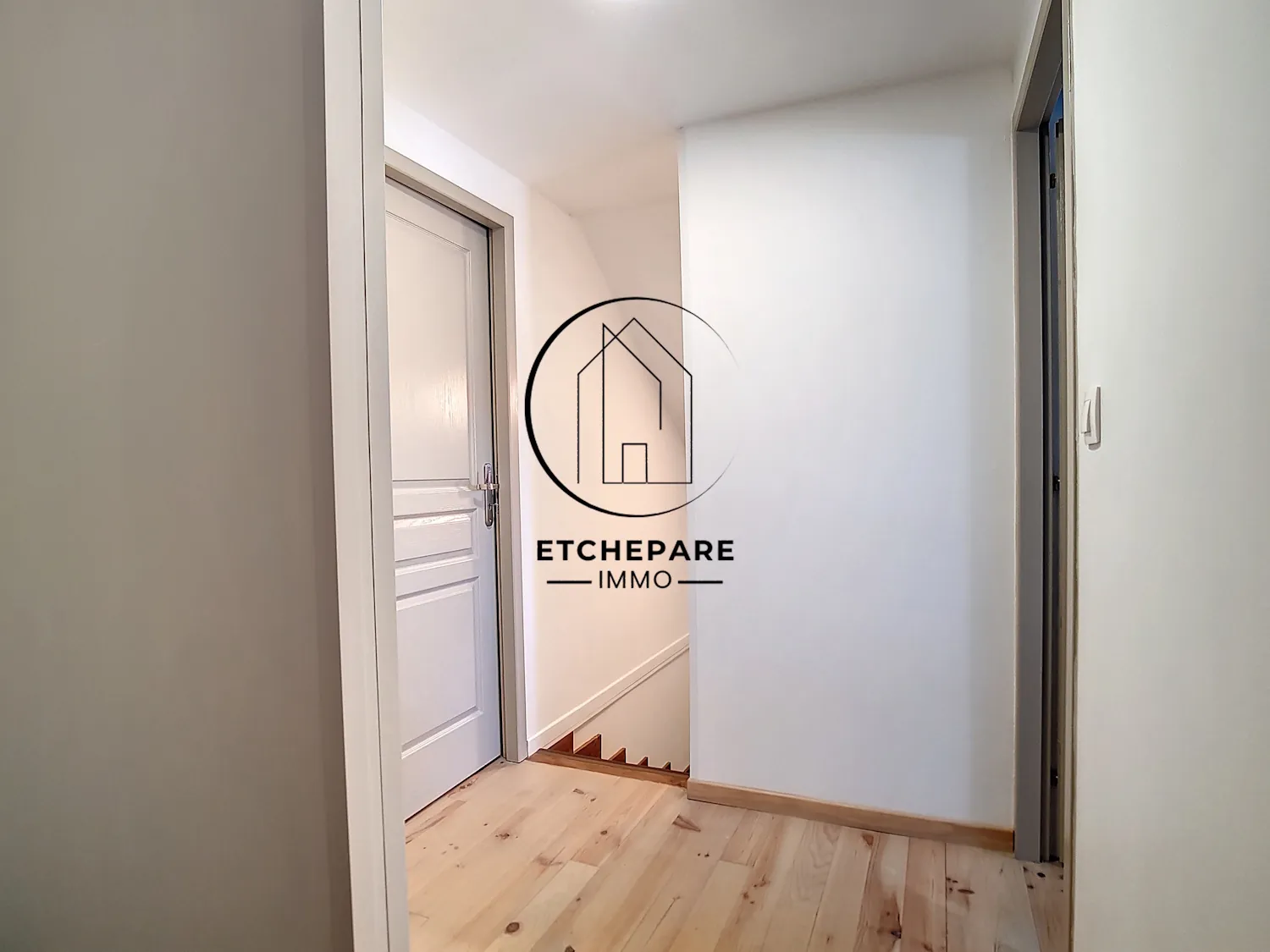 Belle maison rénovée de 133 m2 à Mauléon-Licharre, centre-ville, 5 chambres 