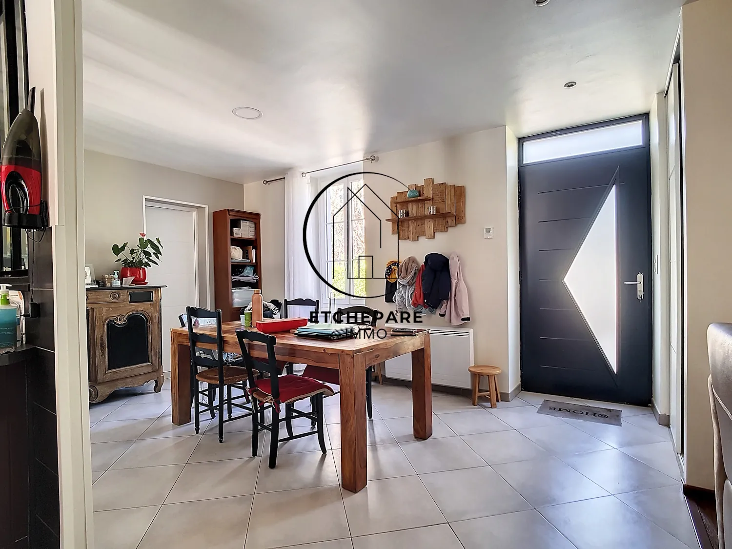 Belle maison rénovée de 133 m2 à Mauléon-Licharre, centre-ville, 5 chambres 