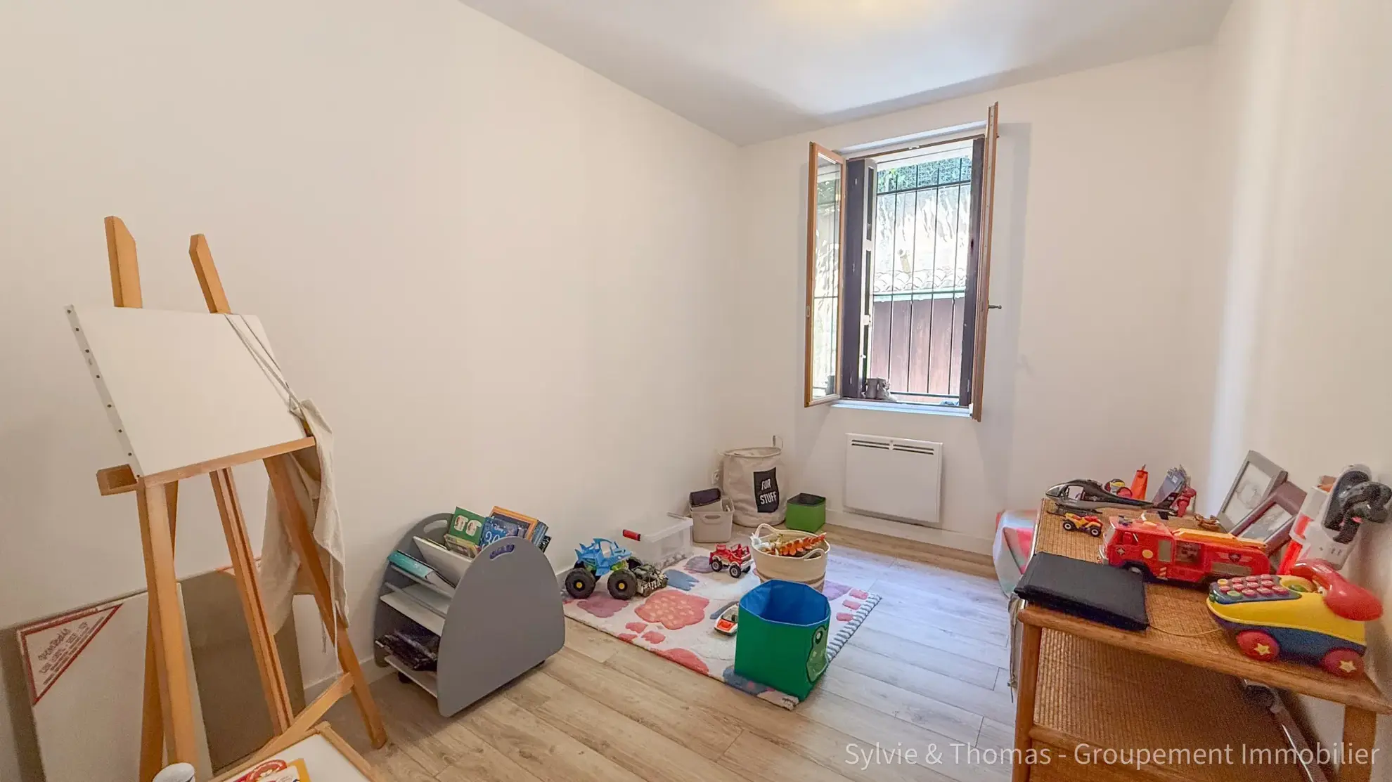 Bel appartement de plain-pied à Caderousse en Provence avec terrasse et stationnement privé 