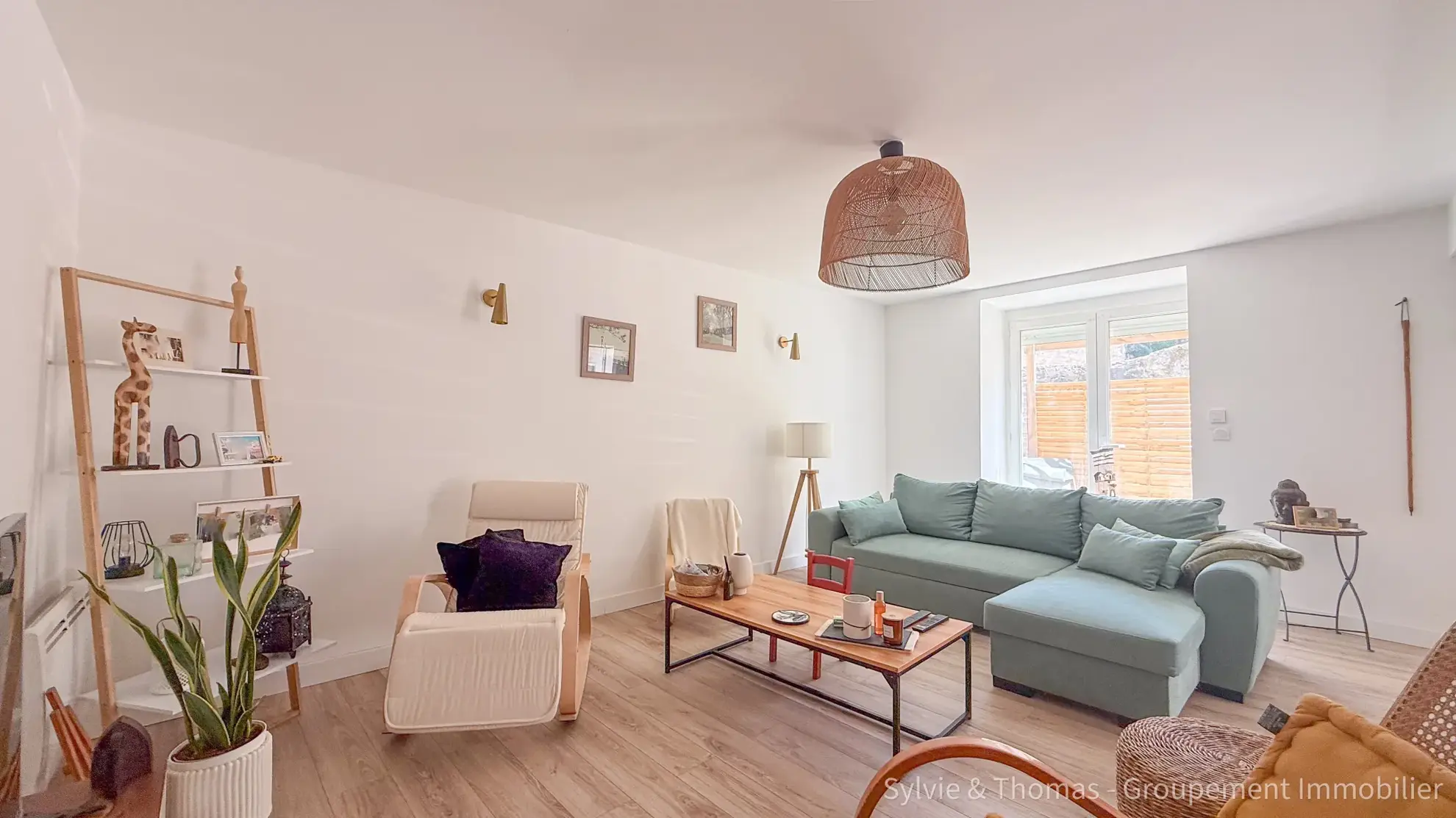 Bel appartement de plain-pied à Caderousse en Provence avec terrasse et stationnement privé 